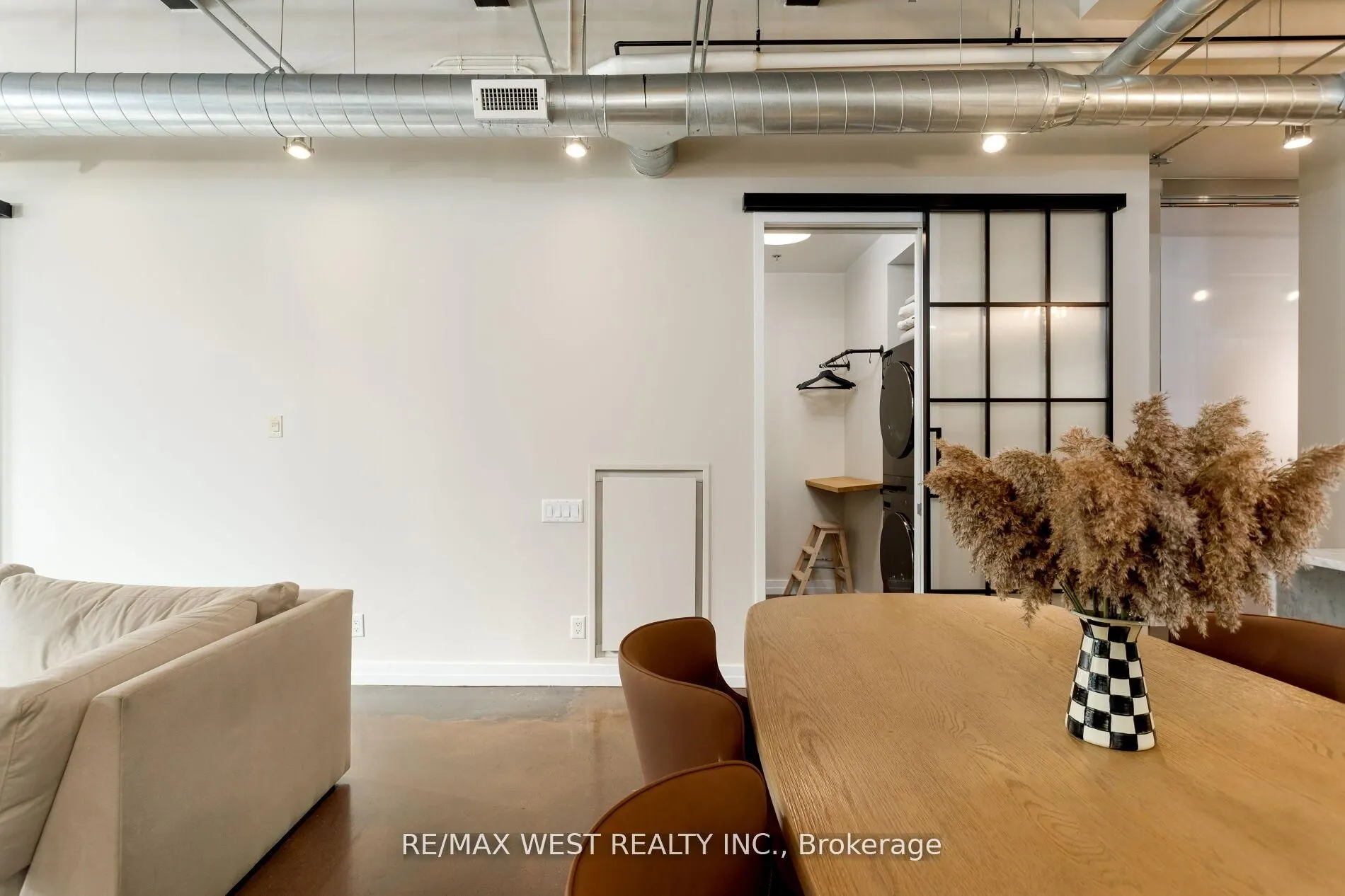 43 Hanna Avenue, #115