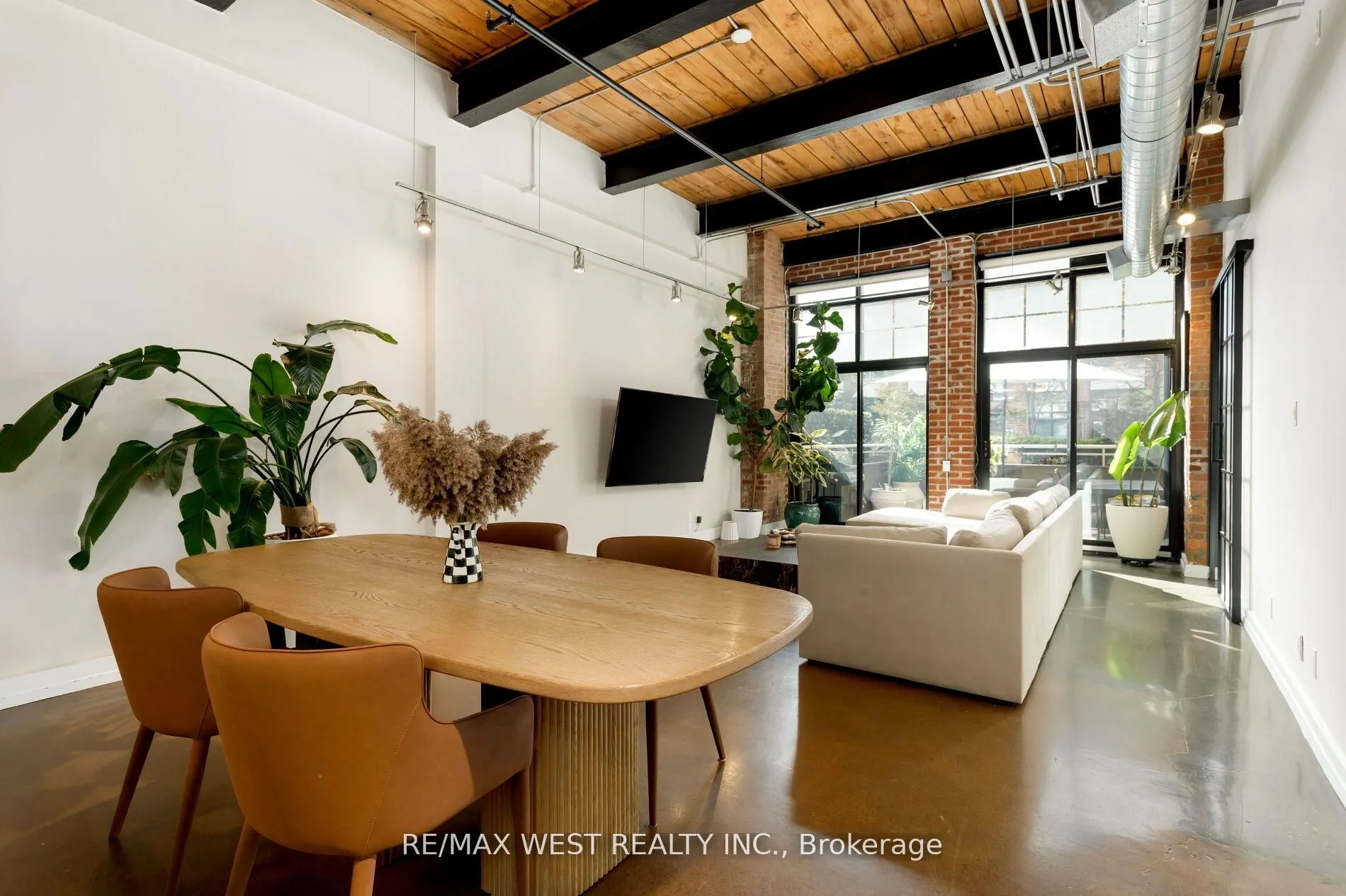 43 Hanna Avenue, #115