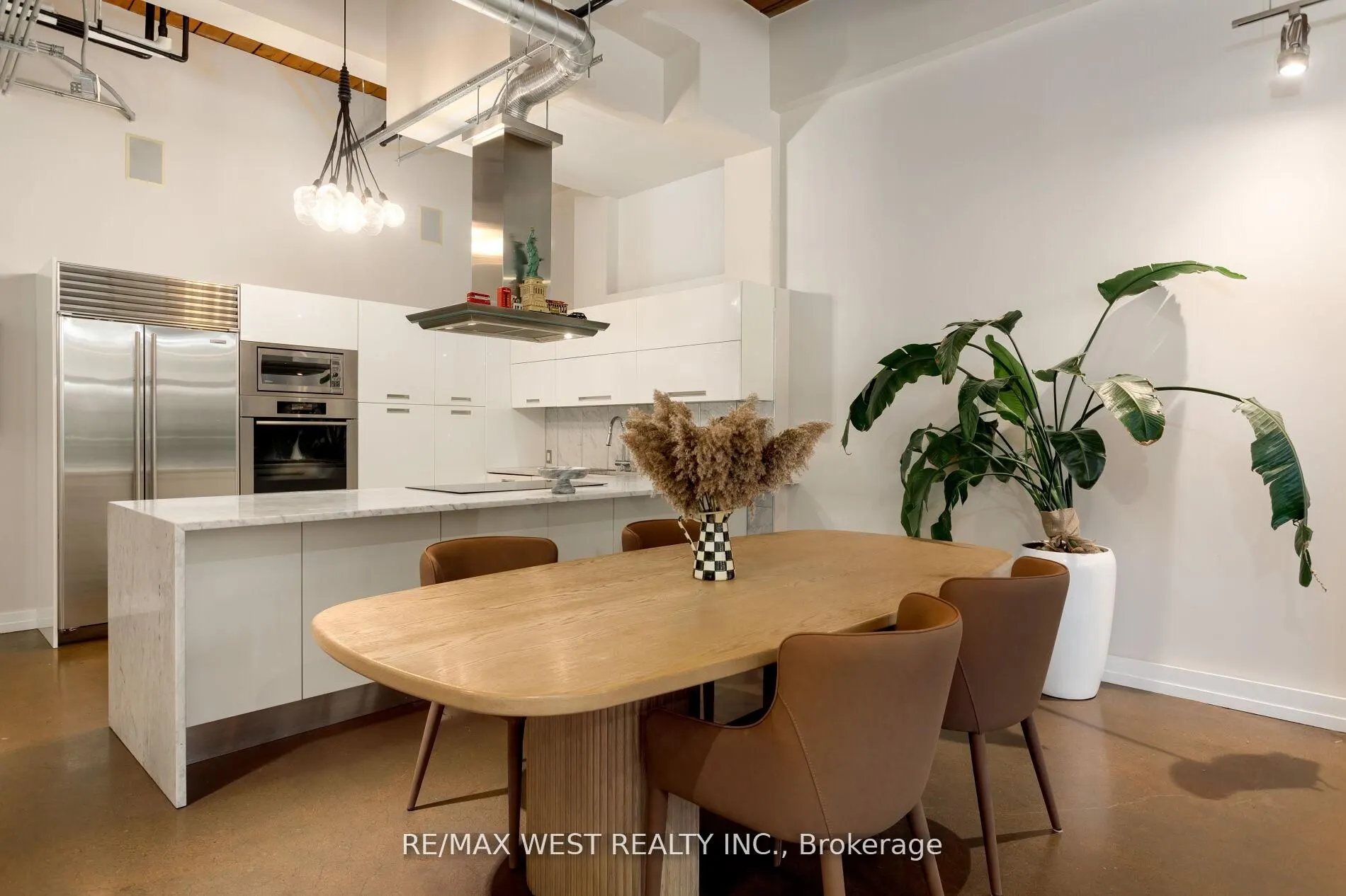 43 Hanna Avenue, #115