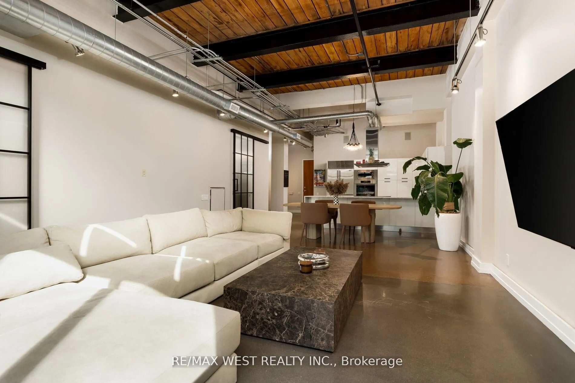 43 Hanna Avenue, #115