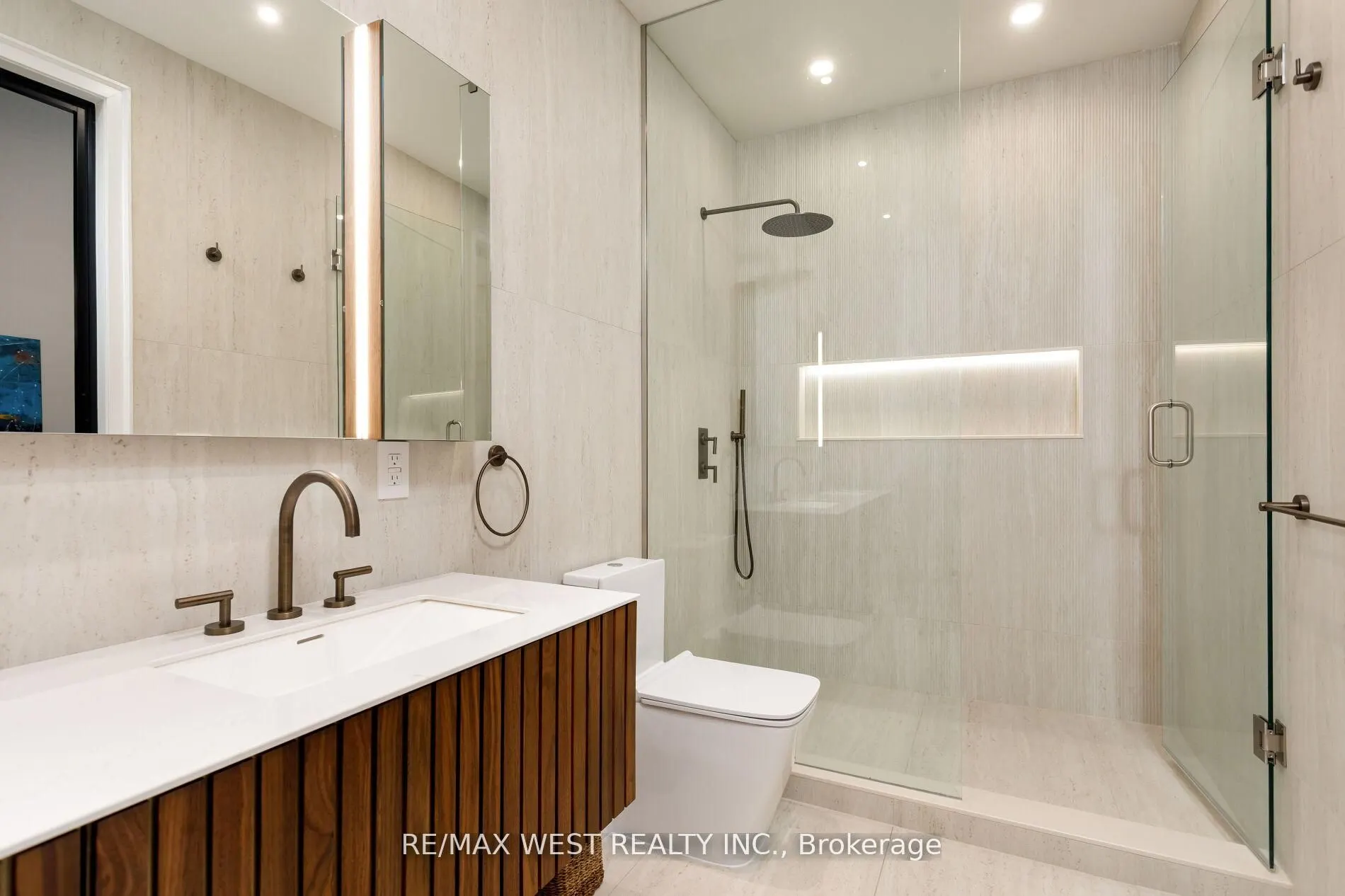 43 Hanna Avenue, #115