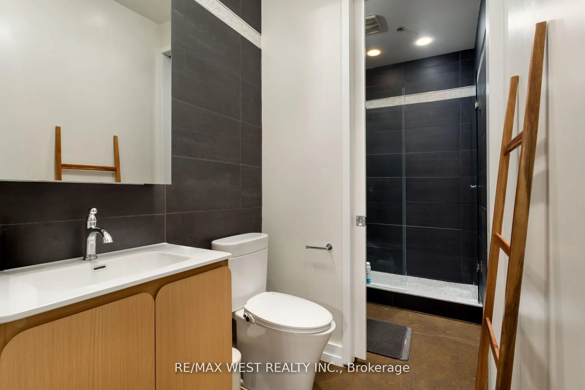 43 Hanna Avenue, #115