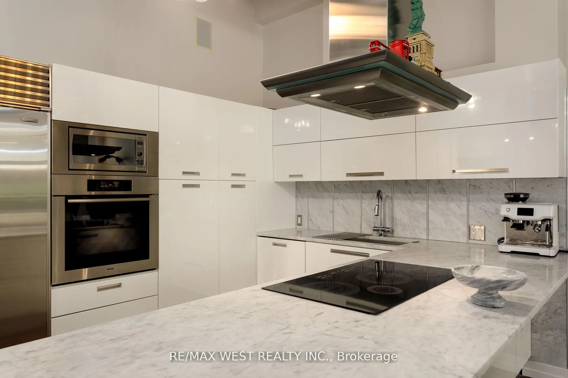 43 Hanna Avenue, #115