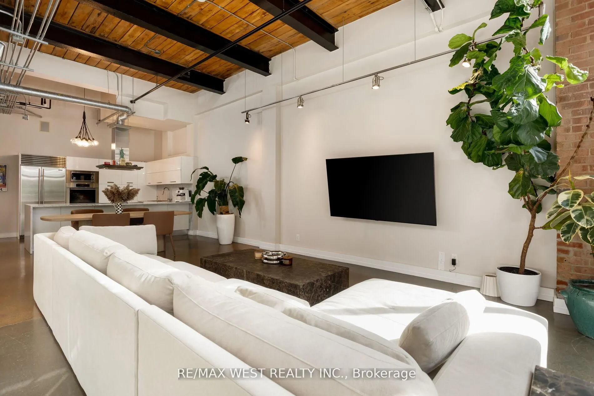 43 Hanna Avenue, #115