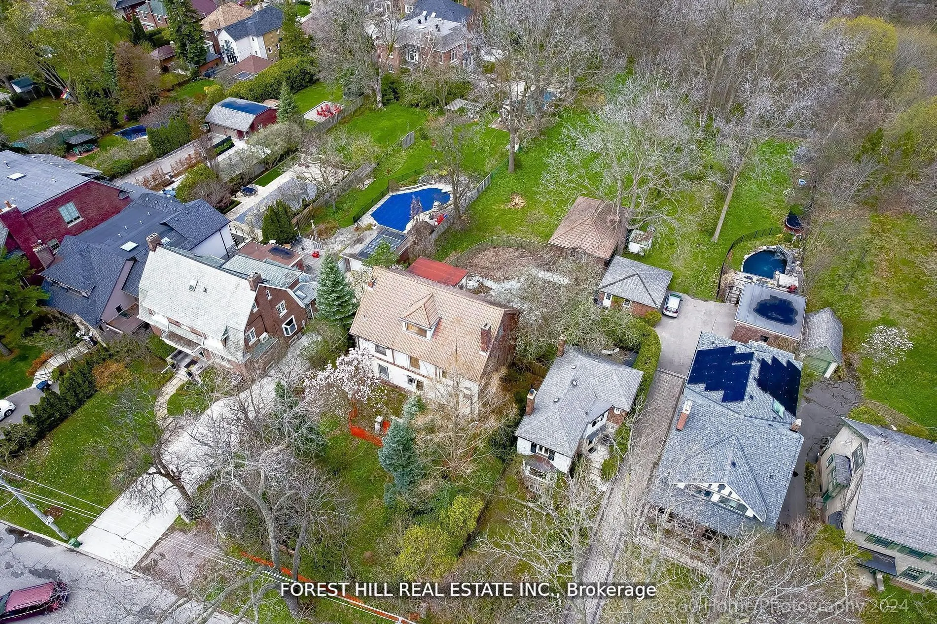 132 Blythwood Road W