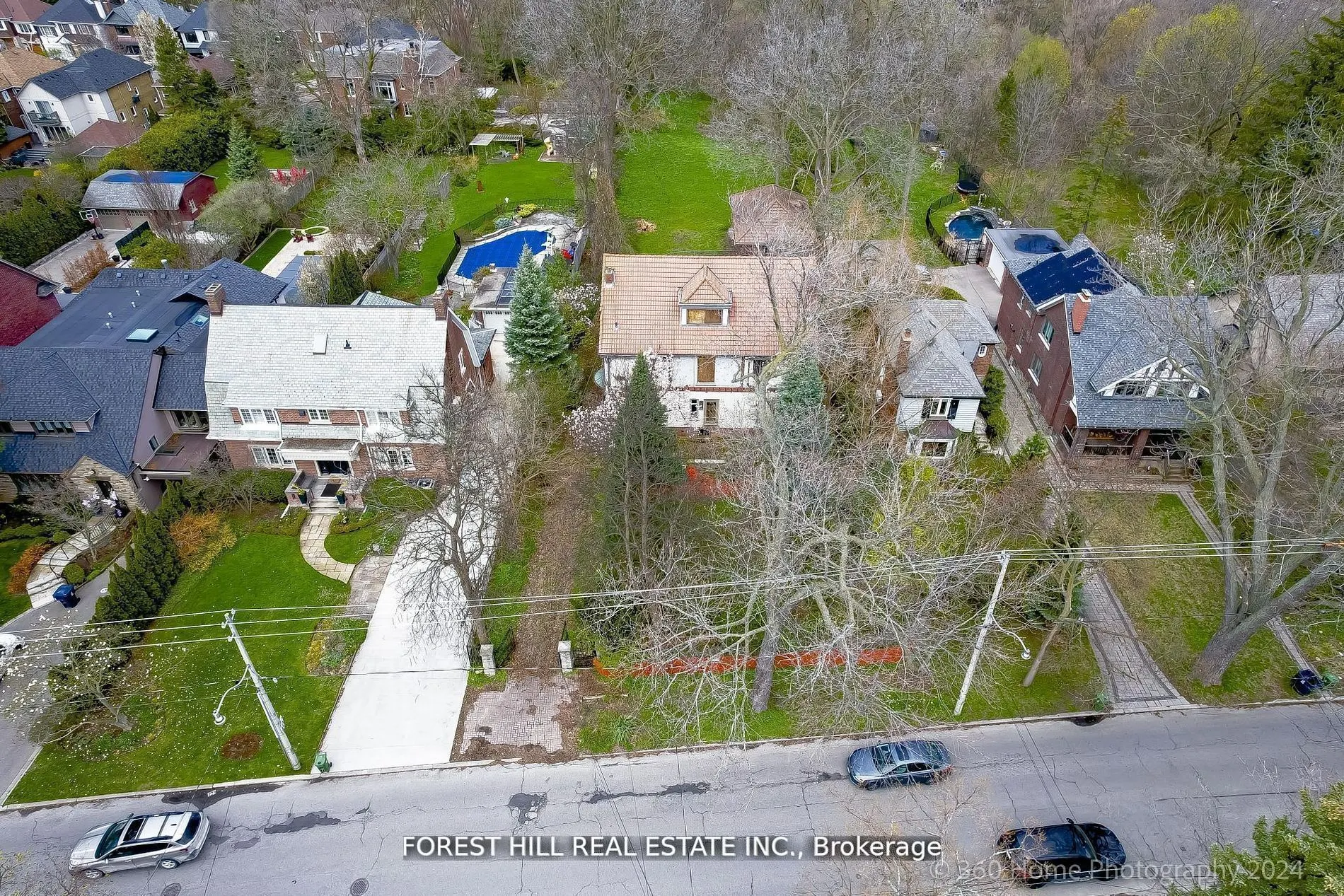 132 Blythwood Road W