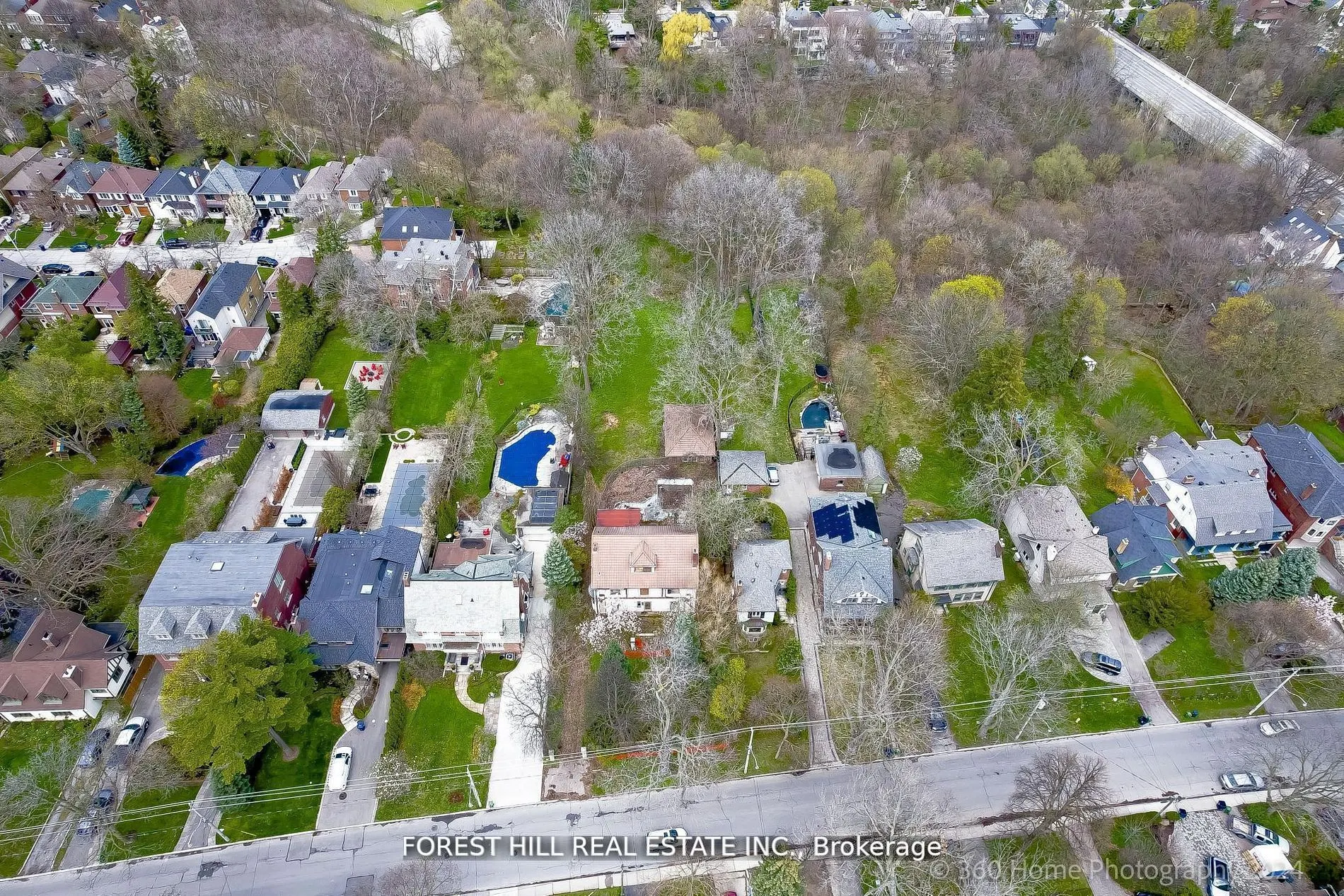 132 Blythwood Road W