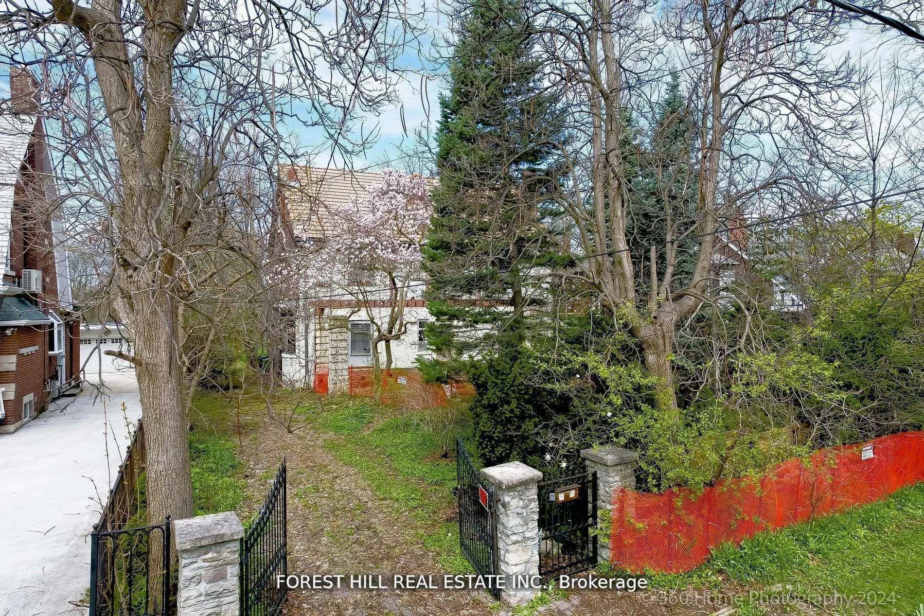 132 Blythwood Road W