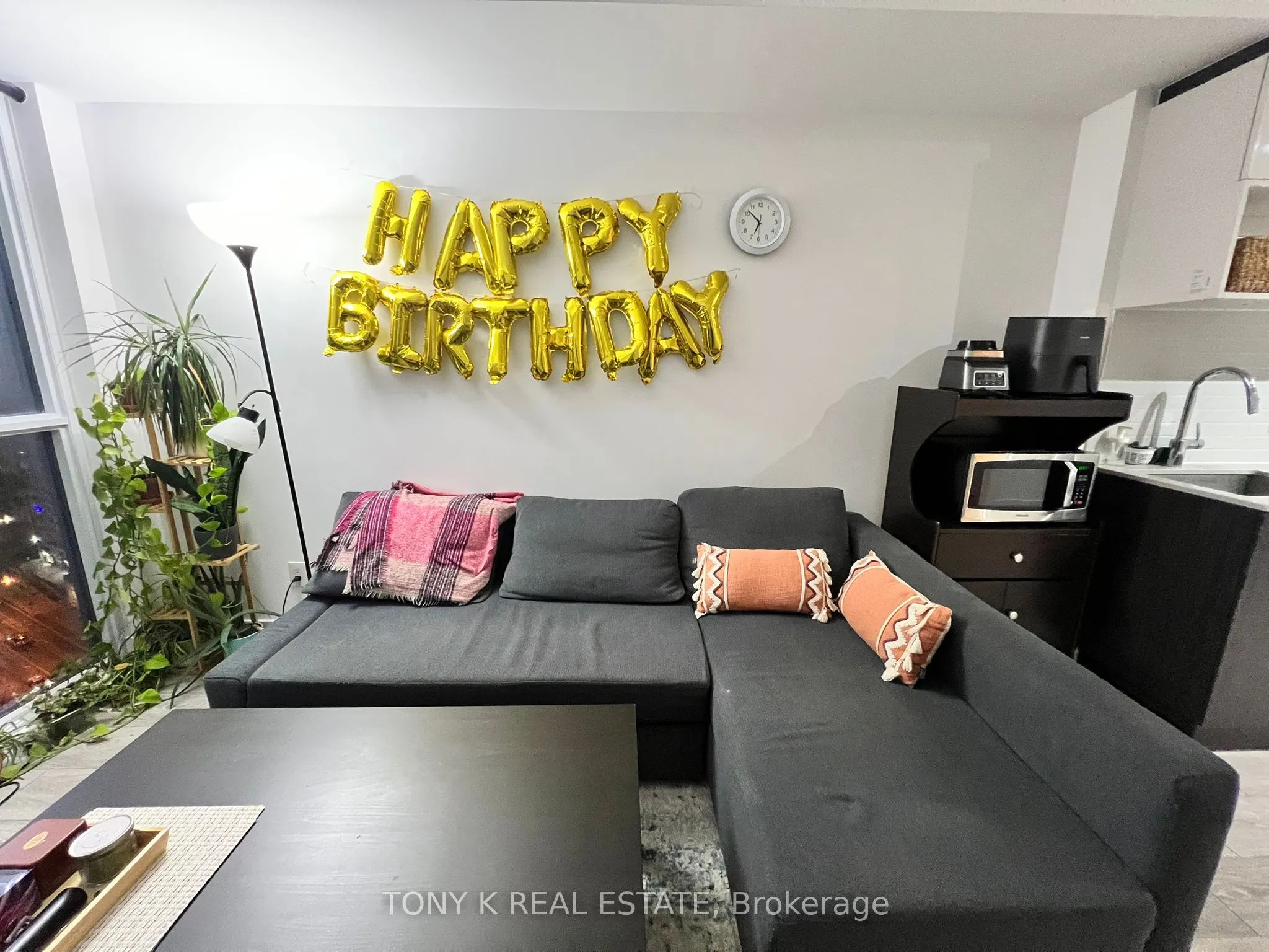 159 Wellesley Street E, #1701