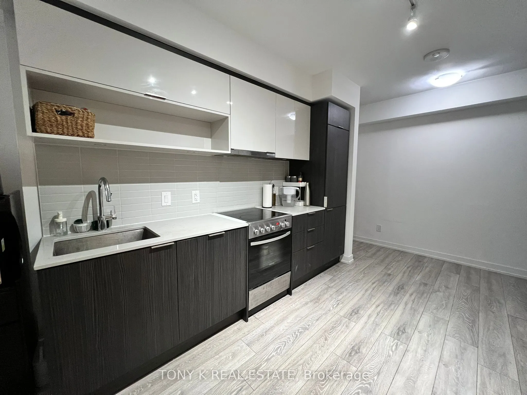 159 Wellesley Street E, #1701