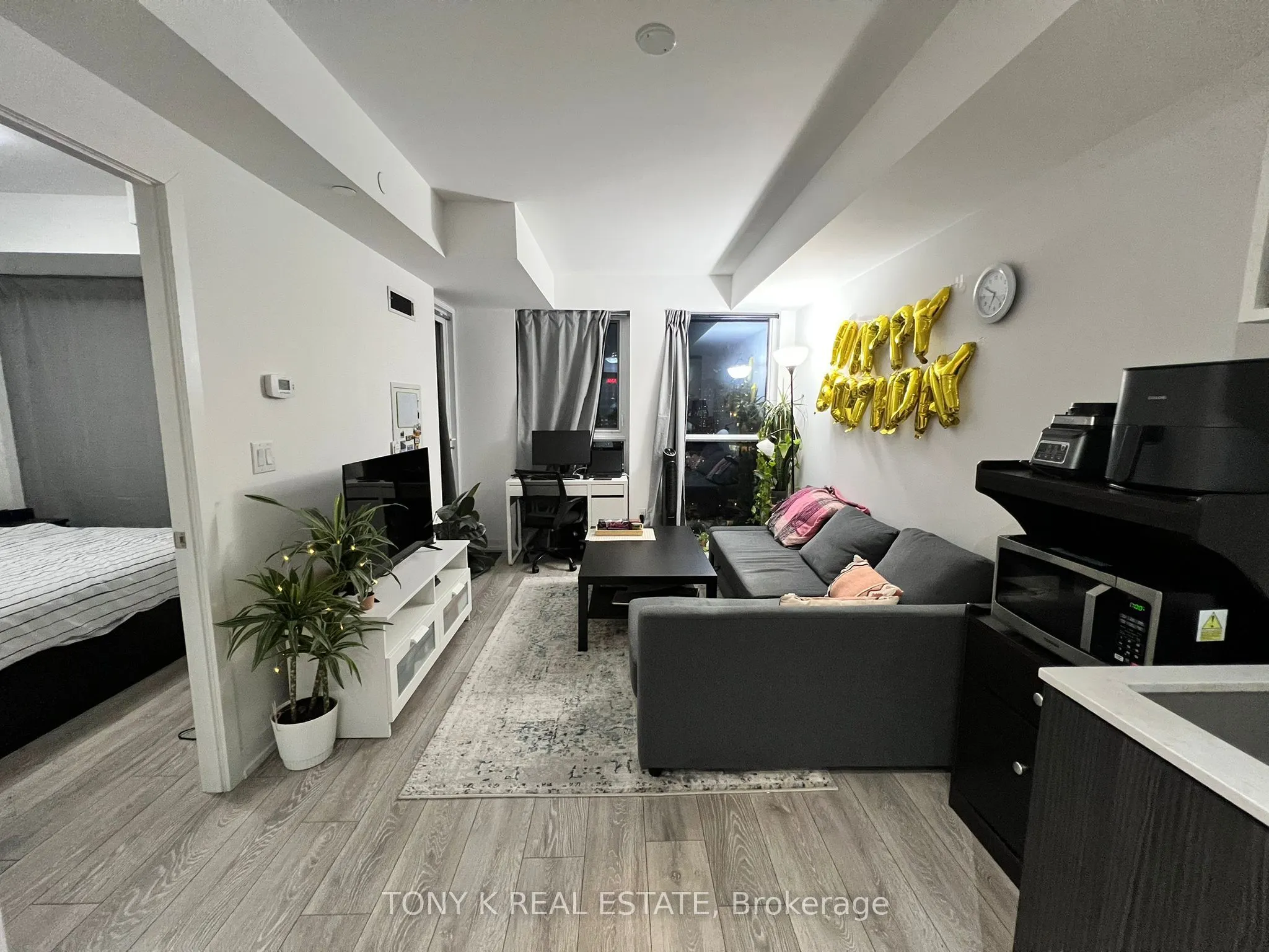 159 Wellesley Street E, #1701