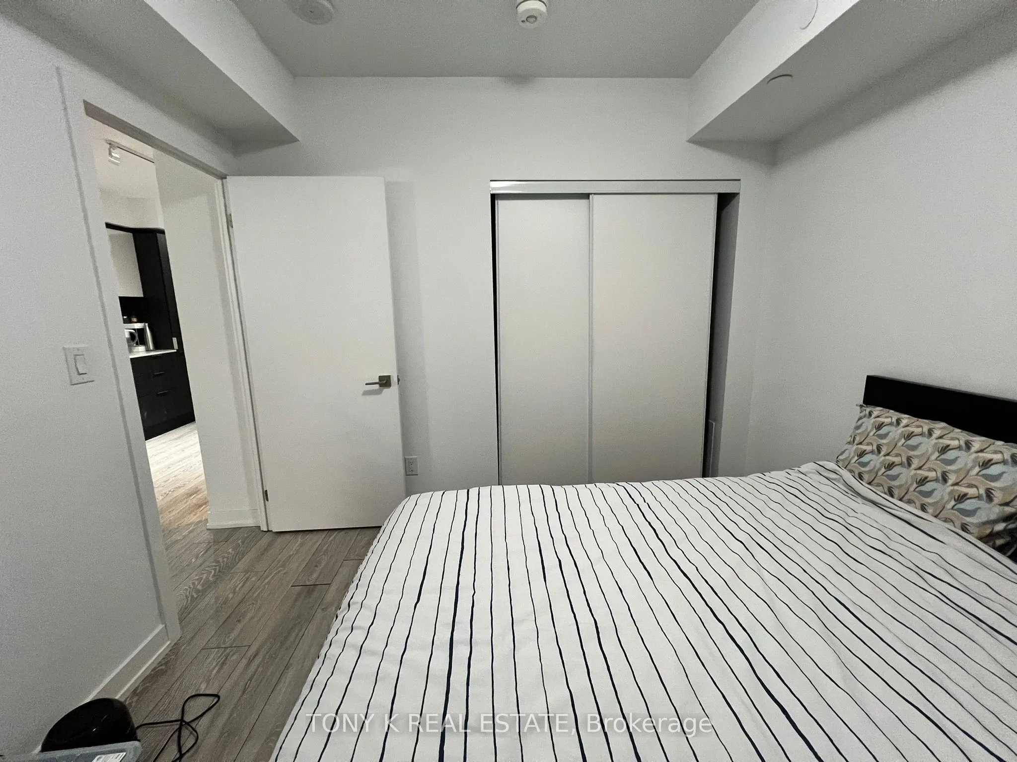 159 Wellesley Street E, #1701