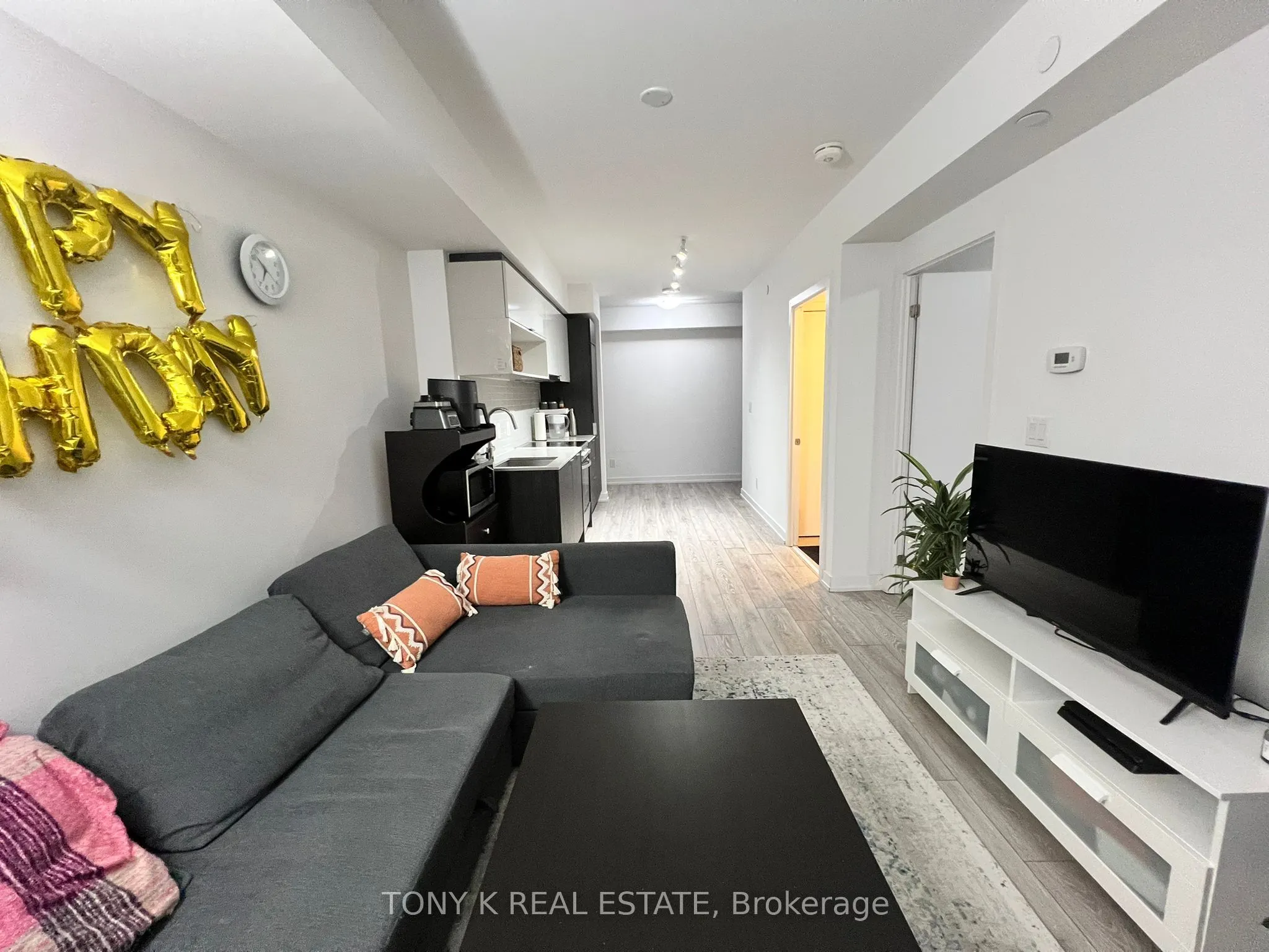 159 Wellesley Street E, #1701