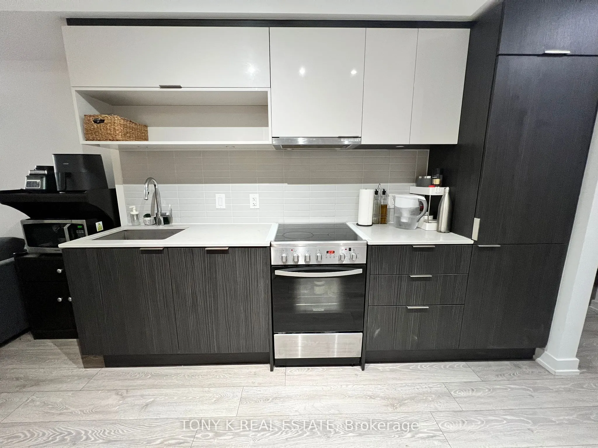 159 Wellesley Street E, #1701