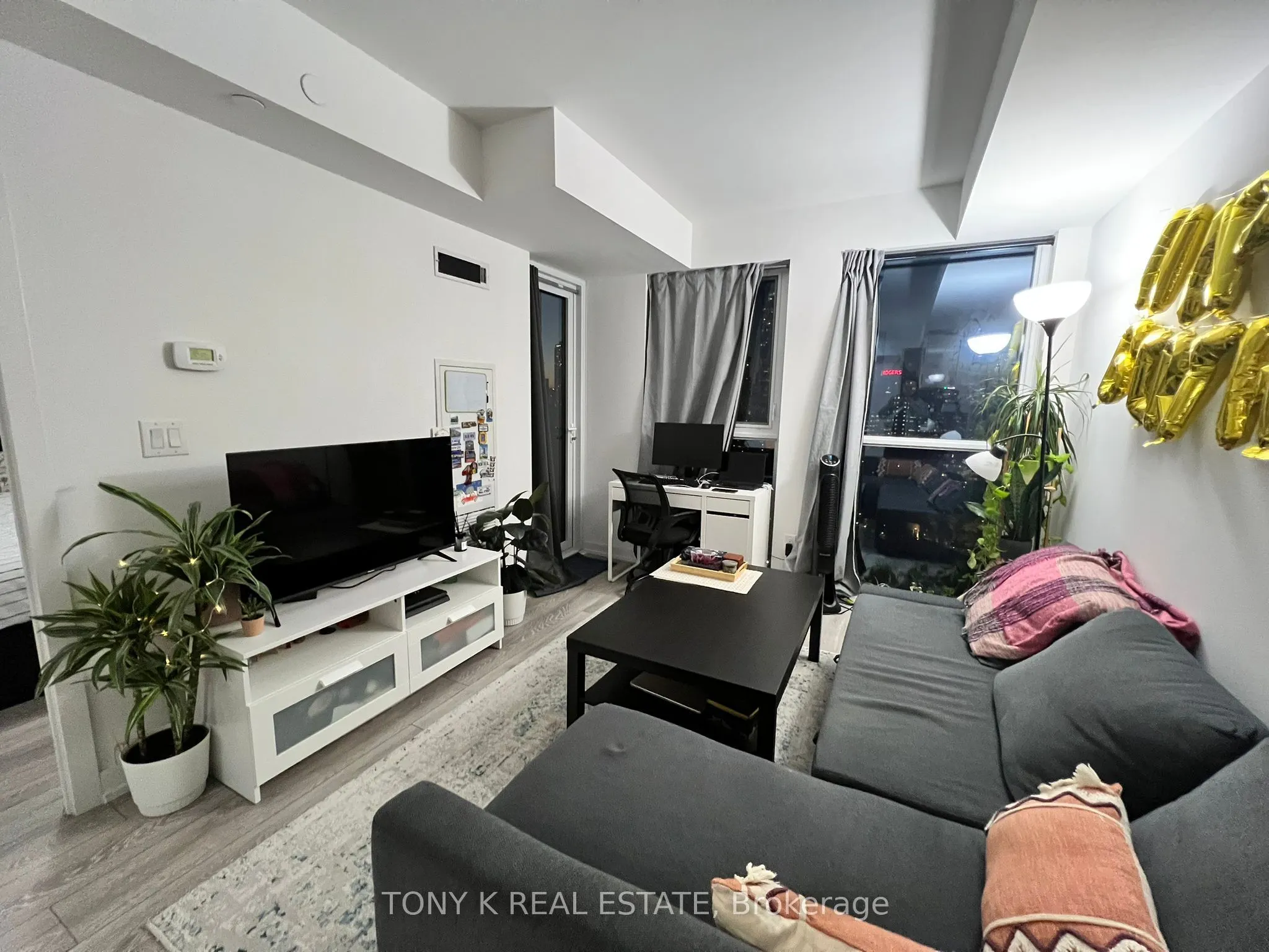 159 Wellesley Street E, #1701