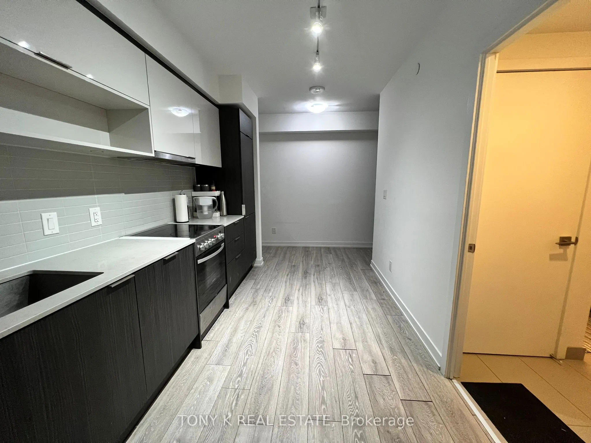 159 Wellesley Street E, #1701