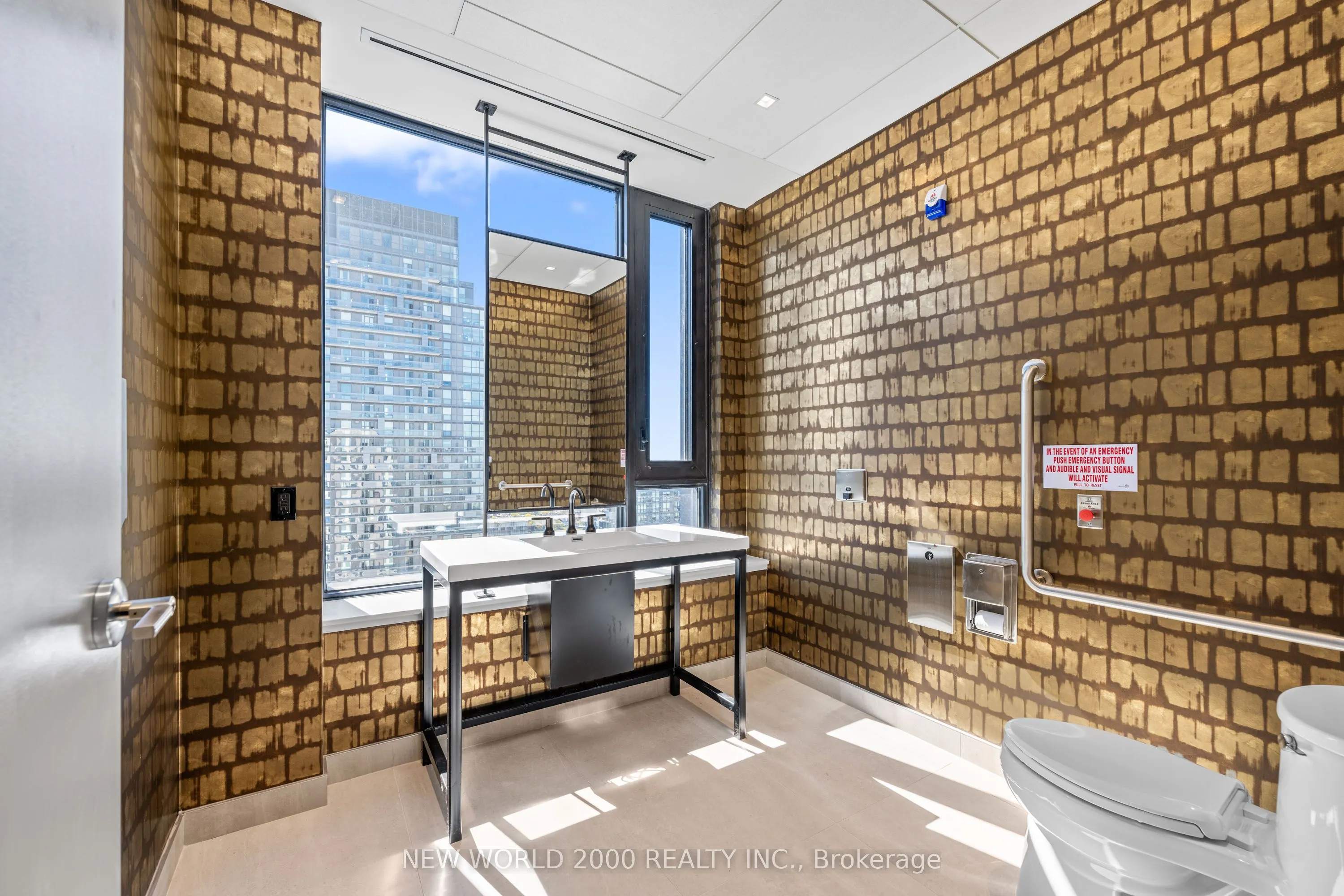 101 Roehampton Avenue, #1503