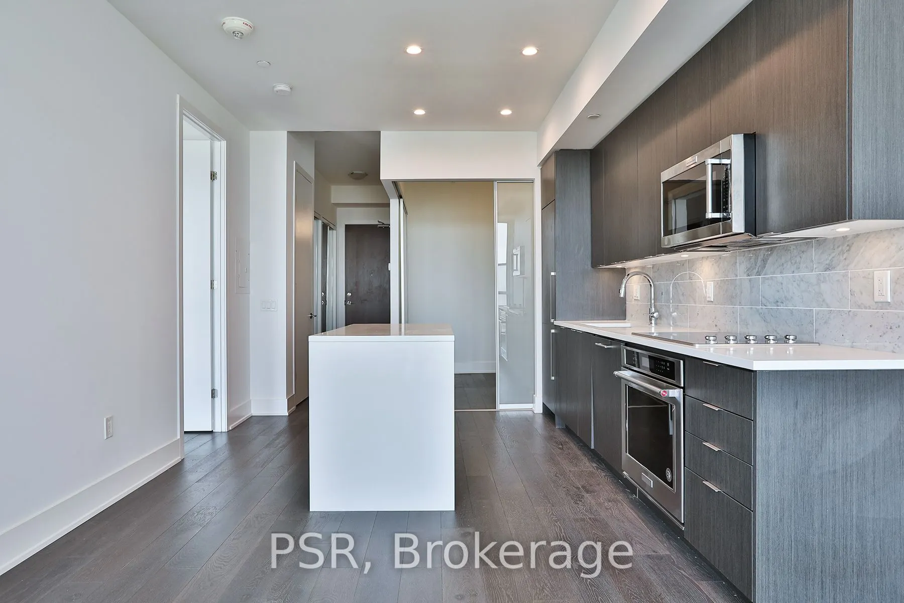 38 Iannuzzi Street, #LPH05