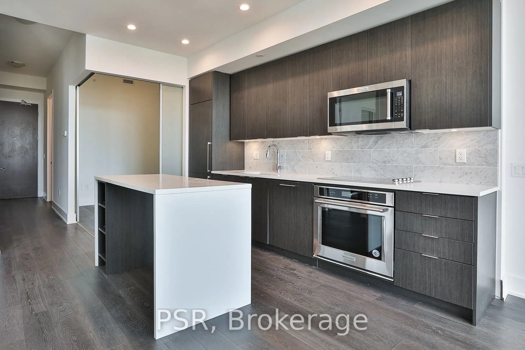 38 Iannuzzi Street, #LPH05