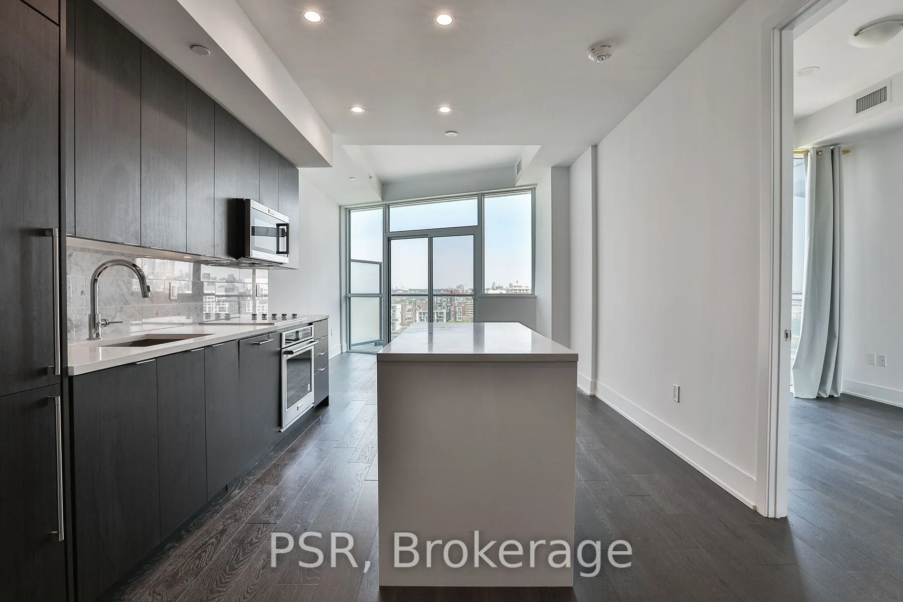 38 Iannuzzi Street, #LPH05