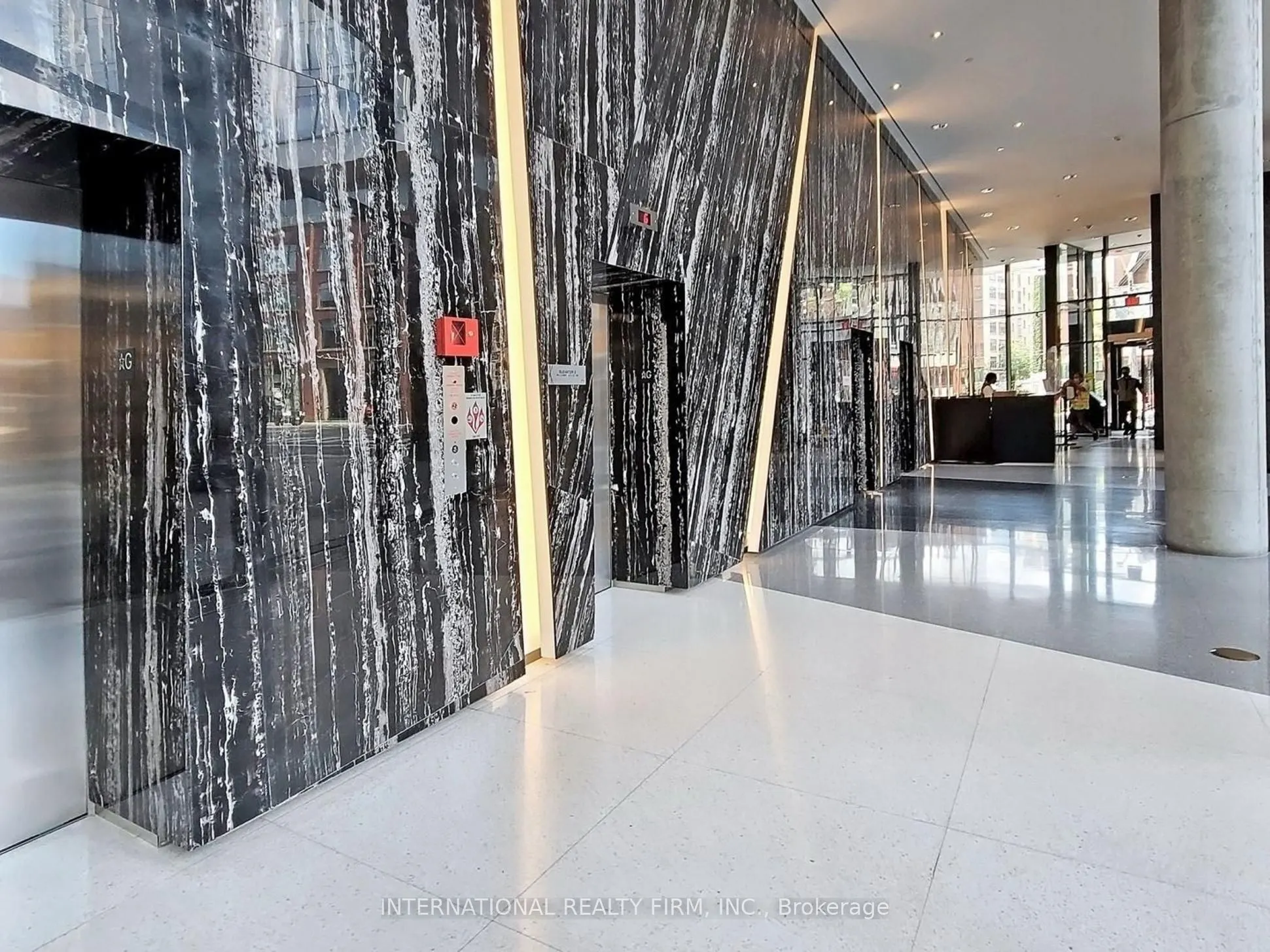 125 Peter Street, #1712