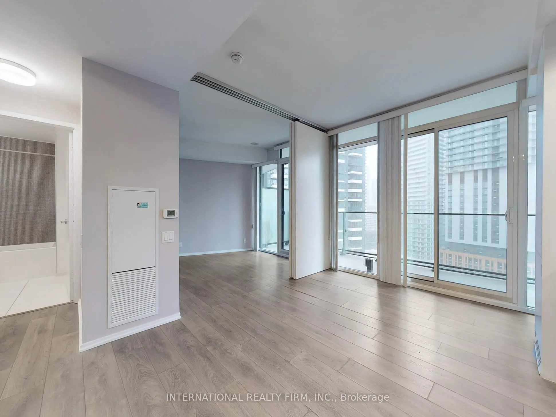 125 Peter Street, #1712