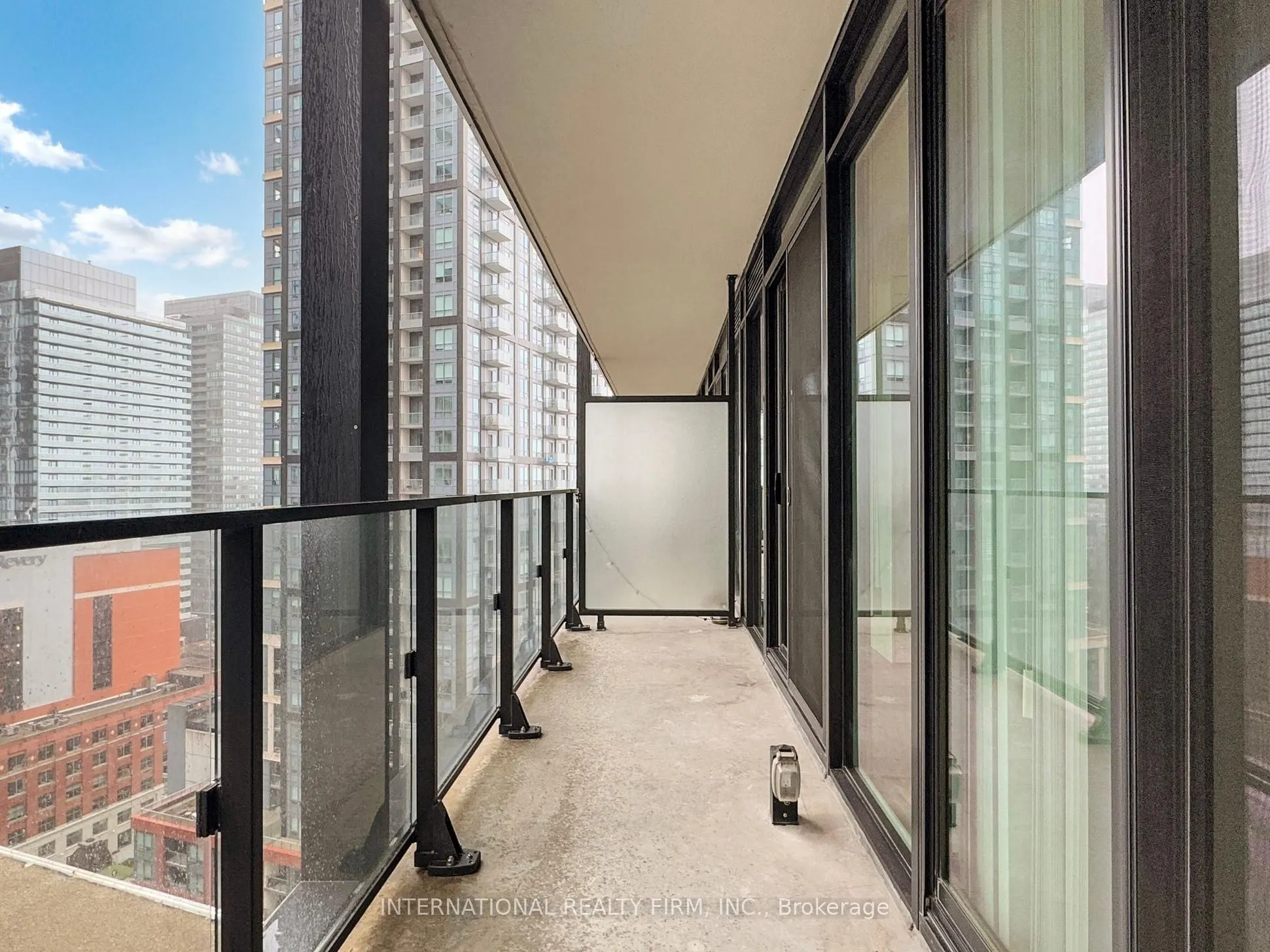 125 Peter Street, #1712