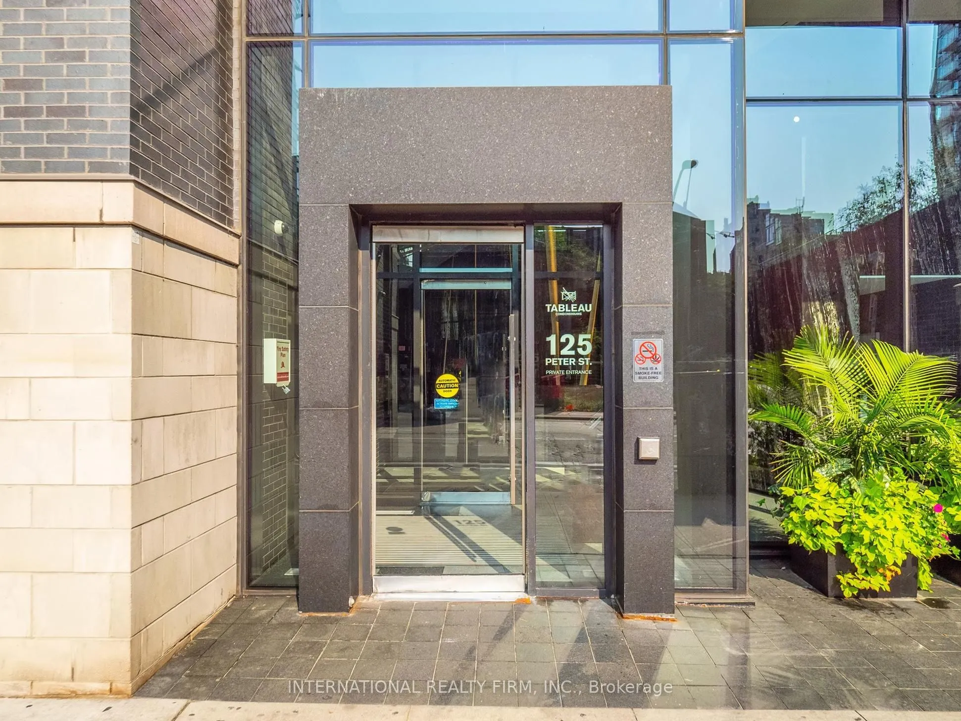 125 Peter Street, #1712