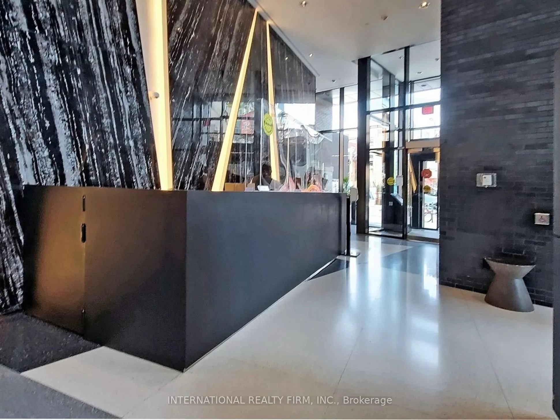 125 Peter Street, #1712