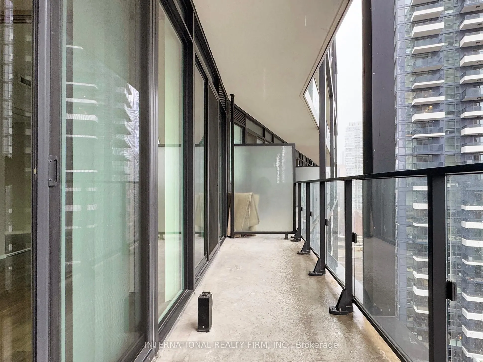 125 Peter Street, #1712