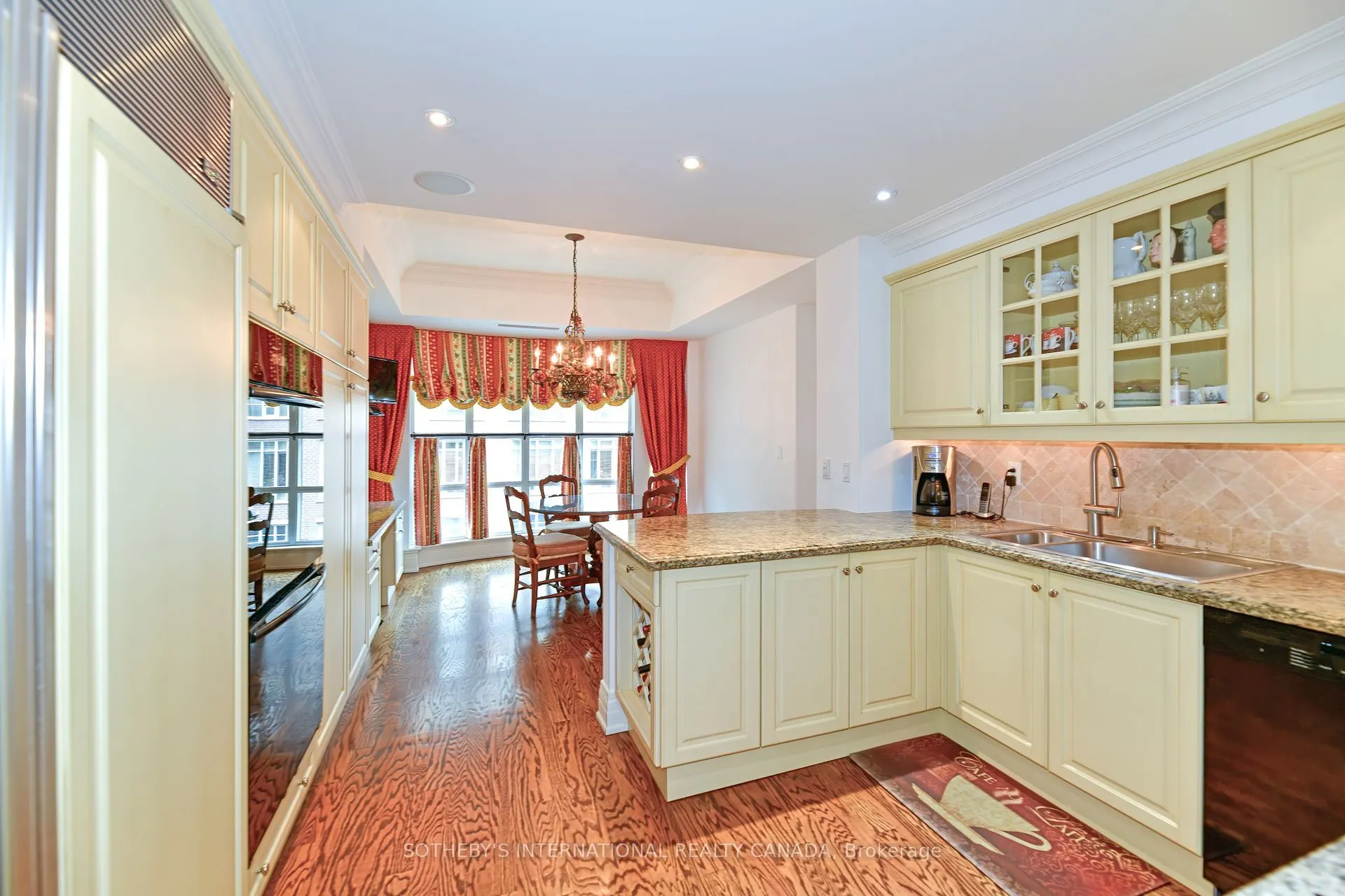 33 Delisle Avenue, #905