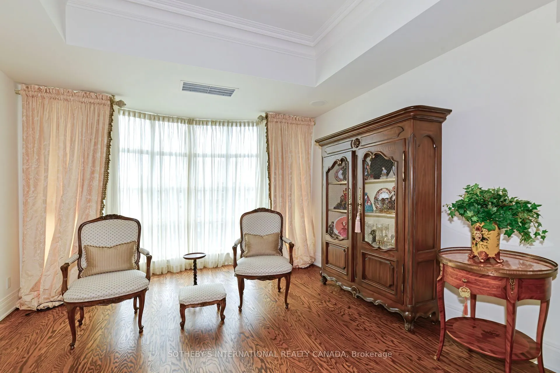 33 Delisle Avenue, #905