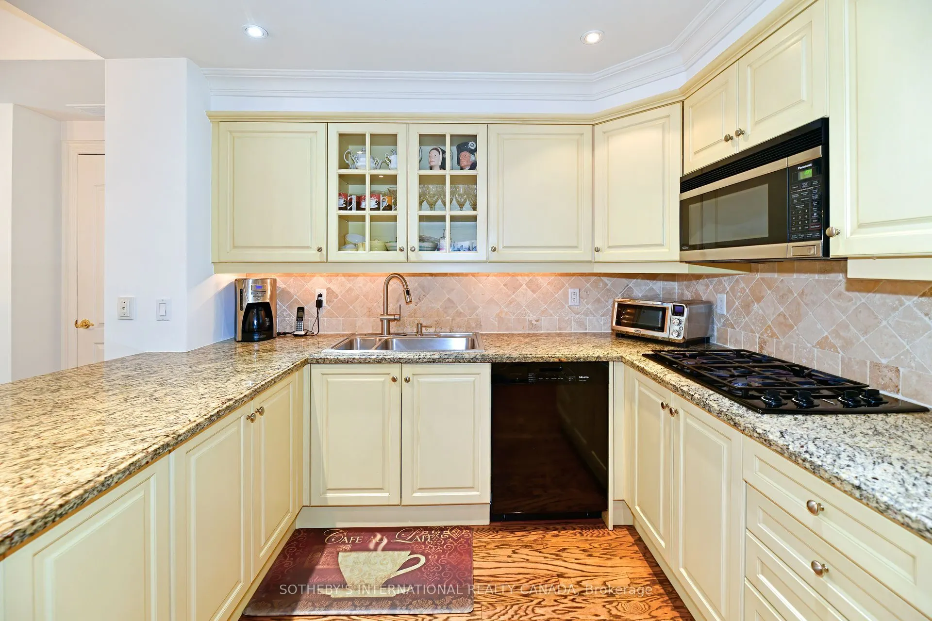 33 Delisle Avenue, #905