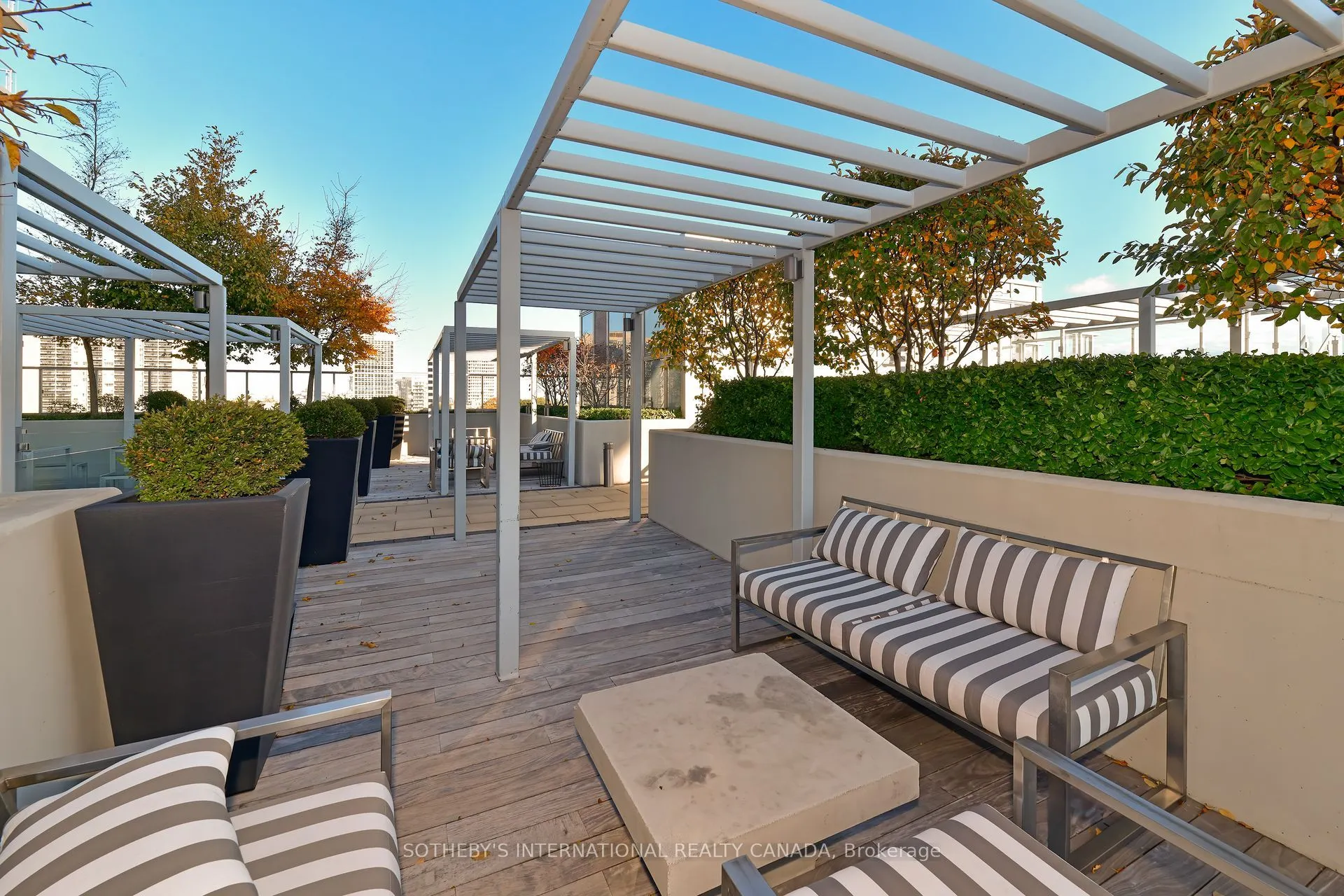 501 St Clair Avenue W, #326