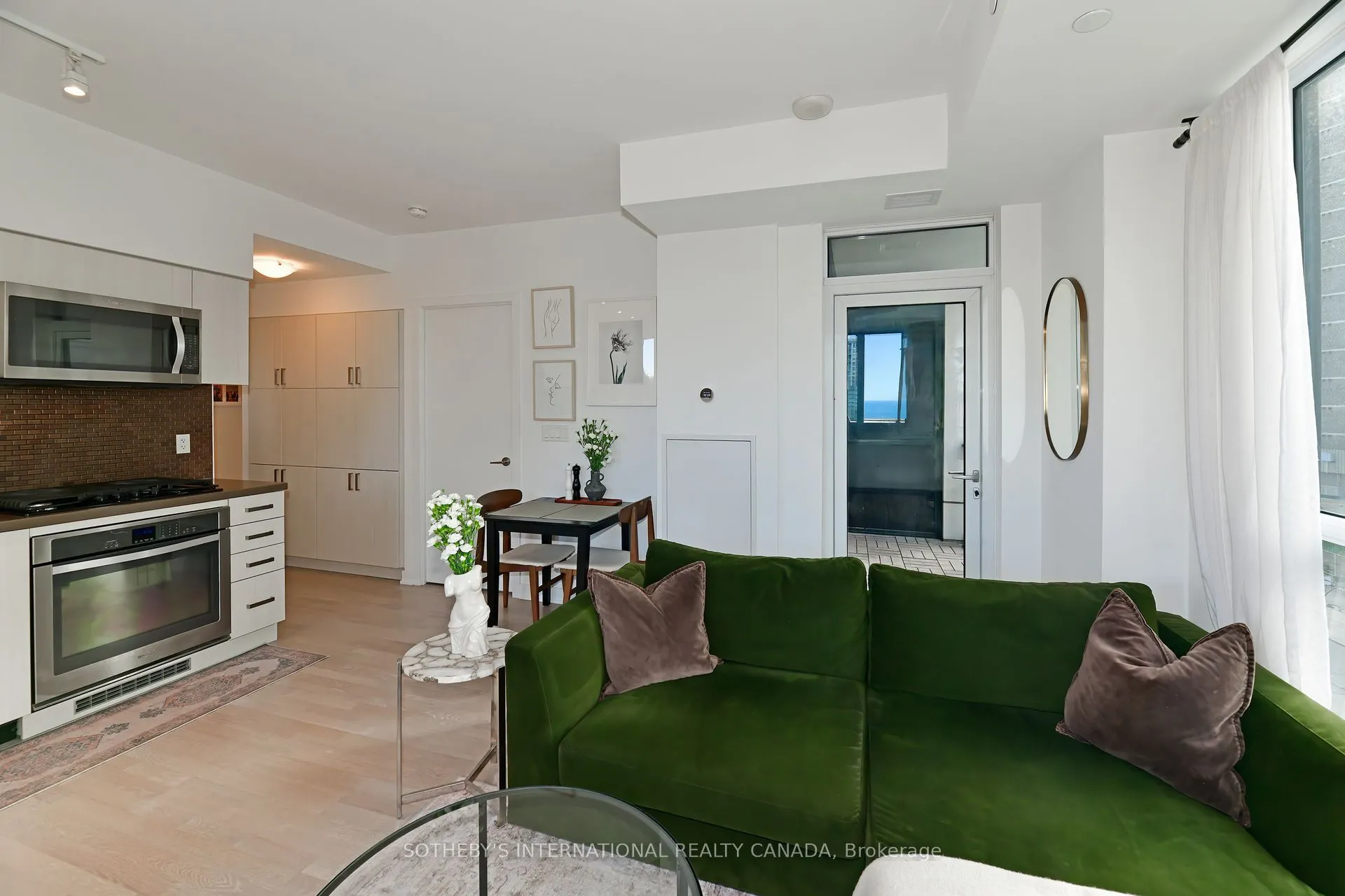 501 St Clair Avenue W, #326