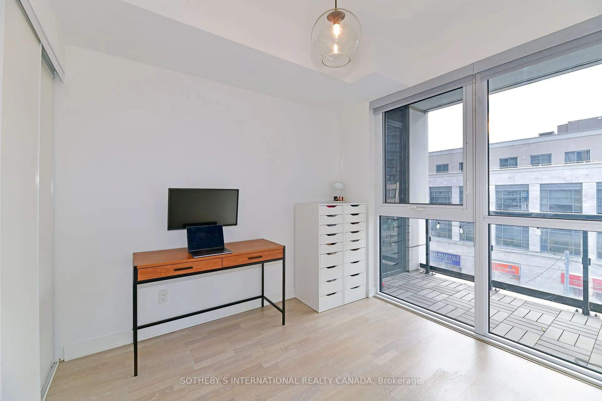 501 St Clair Avenue W, #326