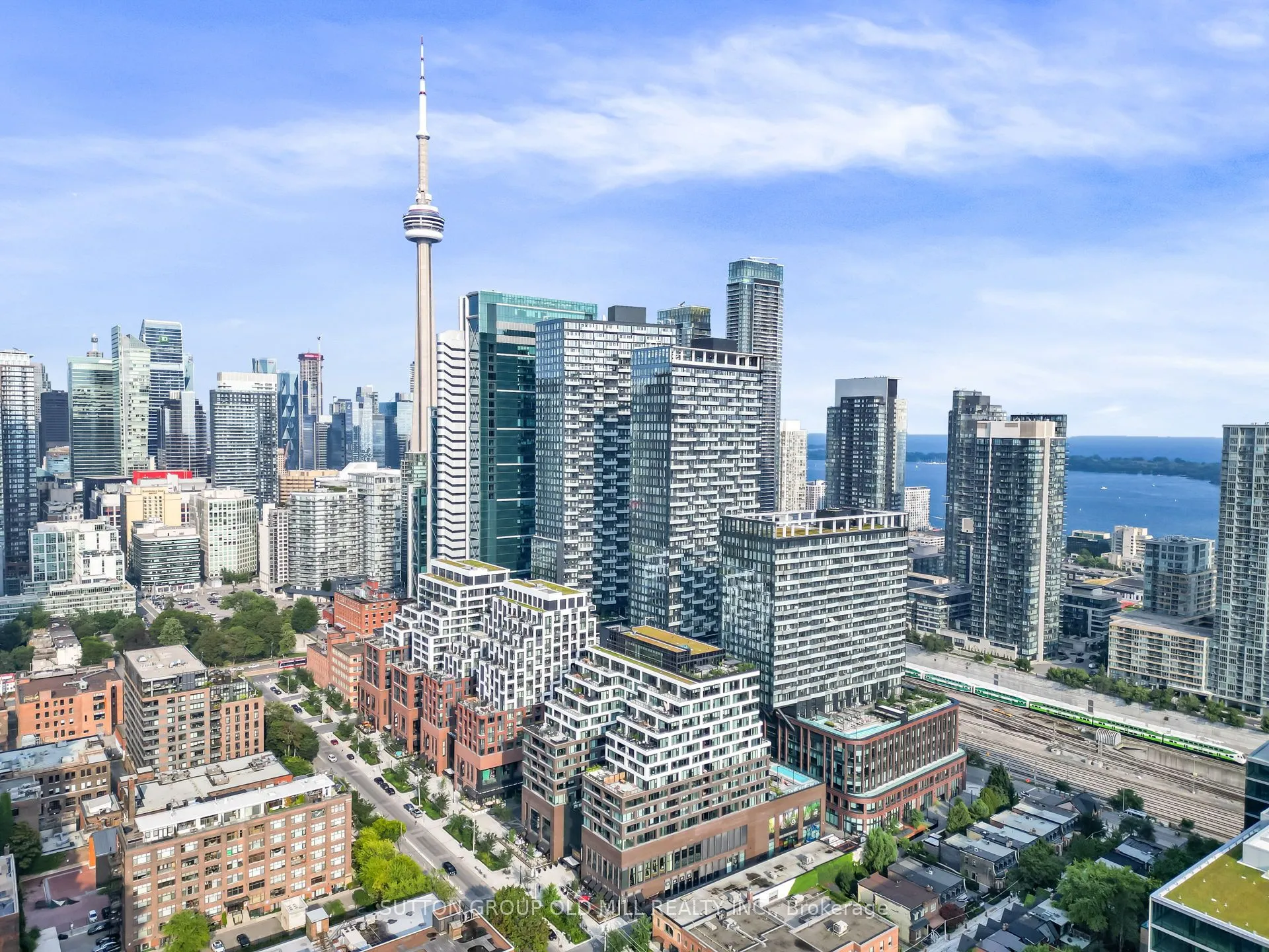 455 Wellington Street W, #711