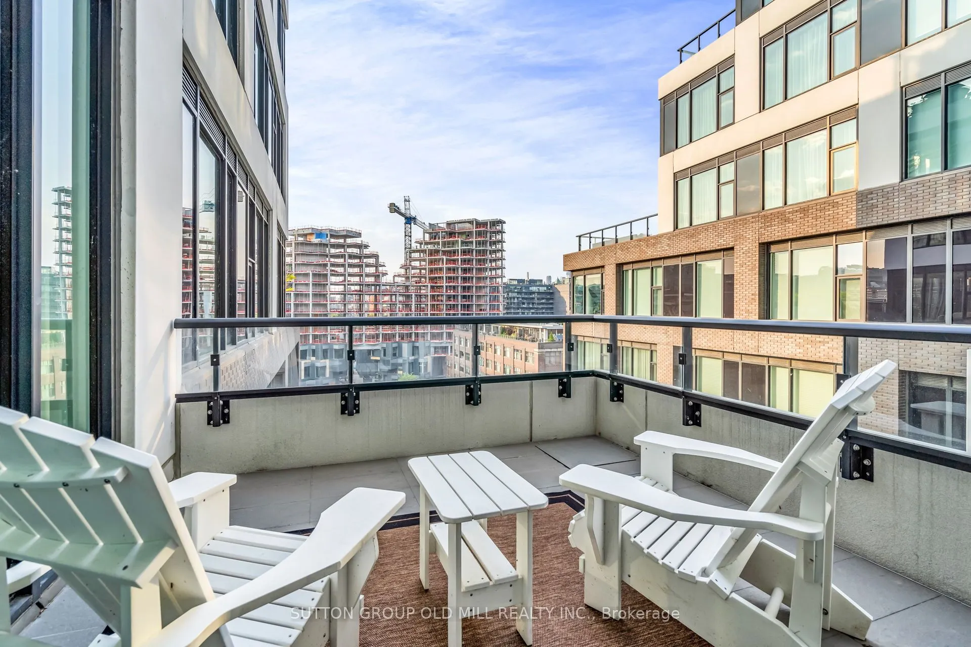 455 Wellington Street W, #711