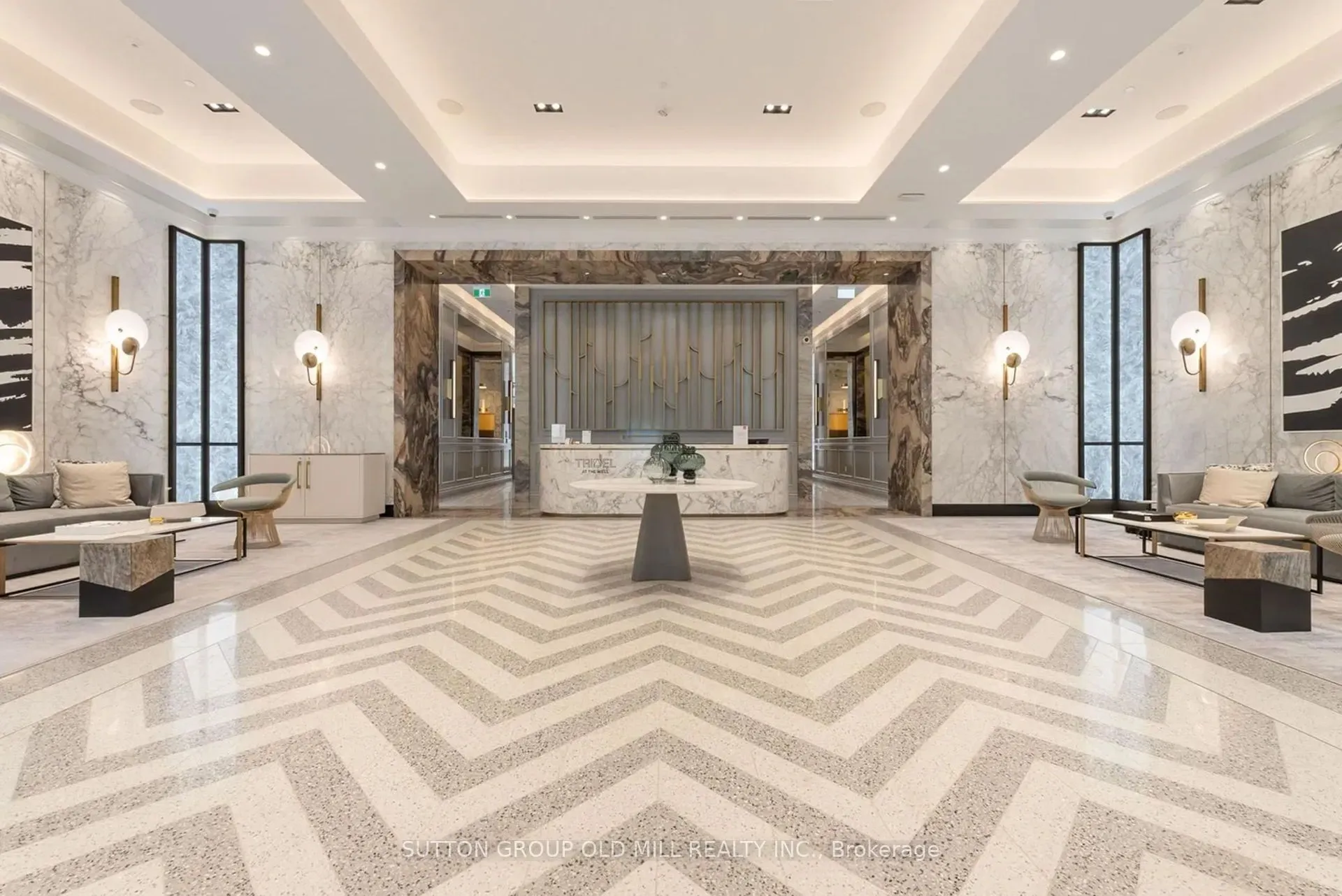 455 Wellington Street W, #711