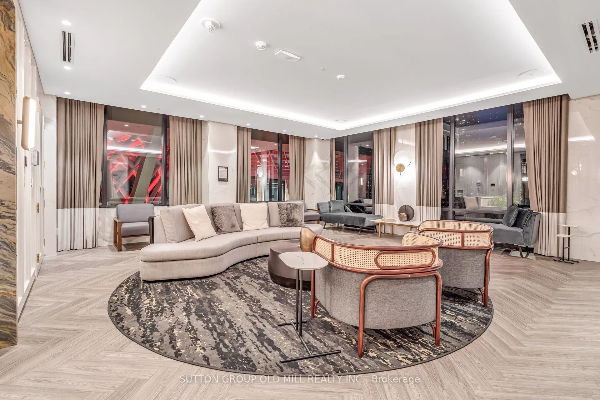 455 Wellington Street W, #711