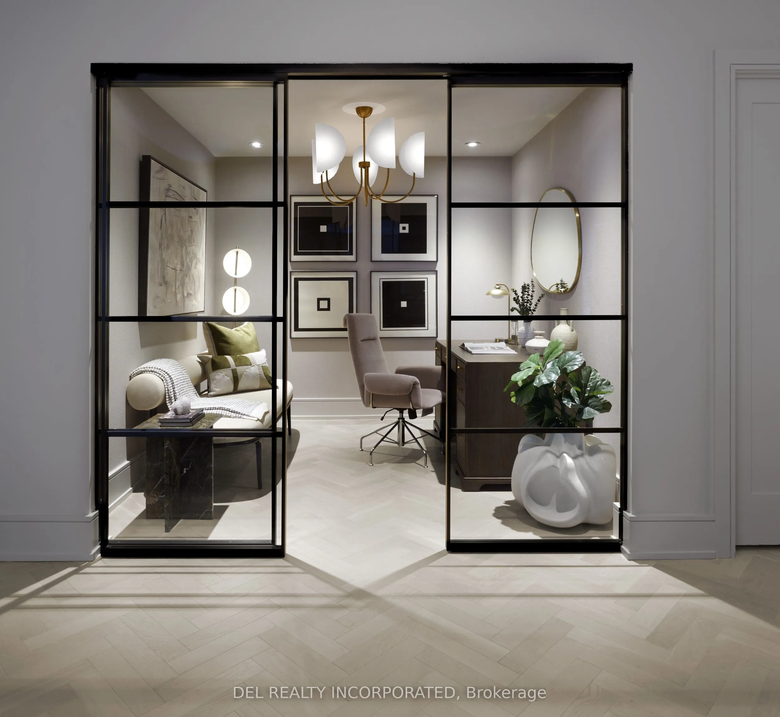 155 Merchants' Wharf, #815