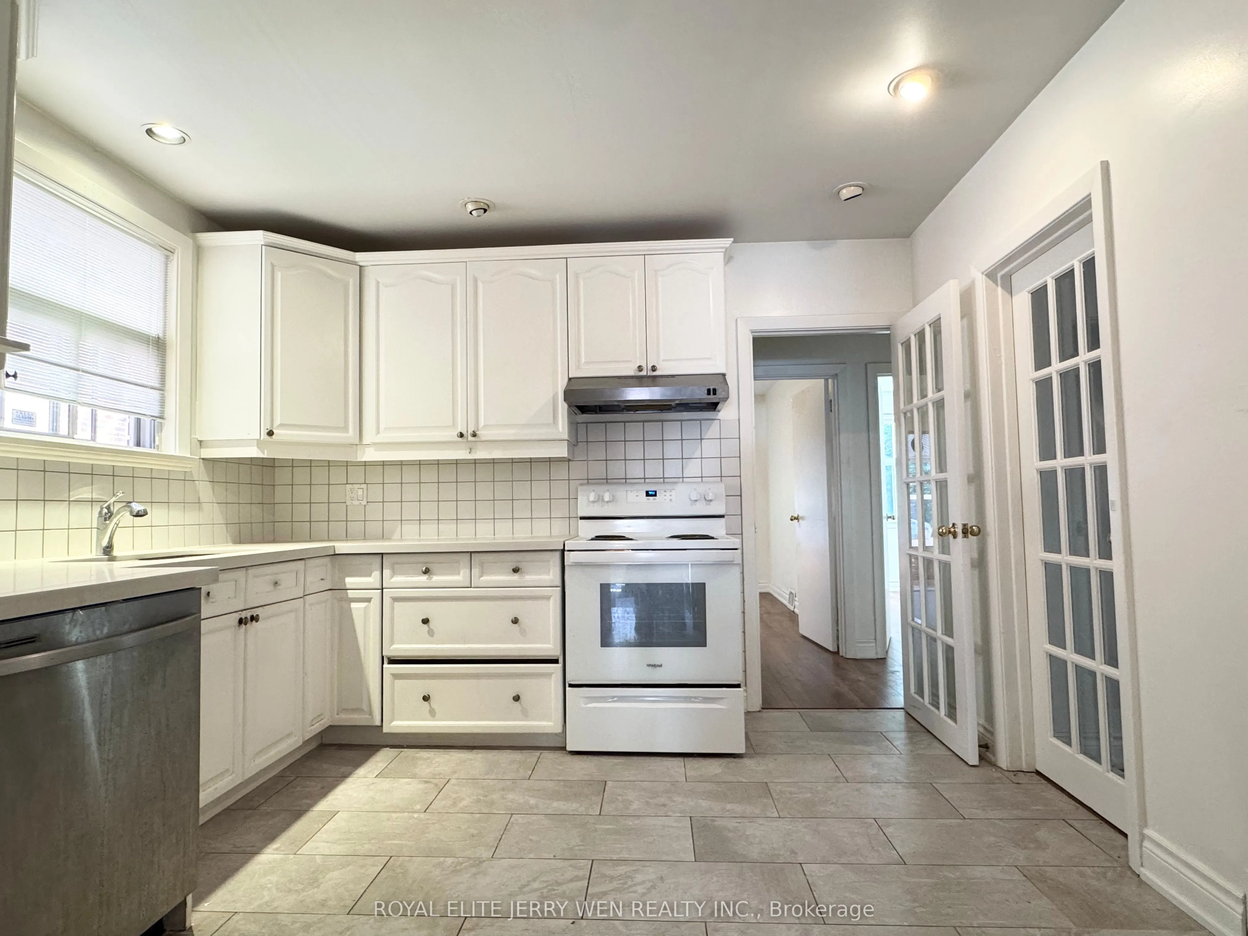 391 Glengarry Avenue