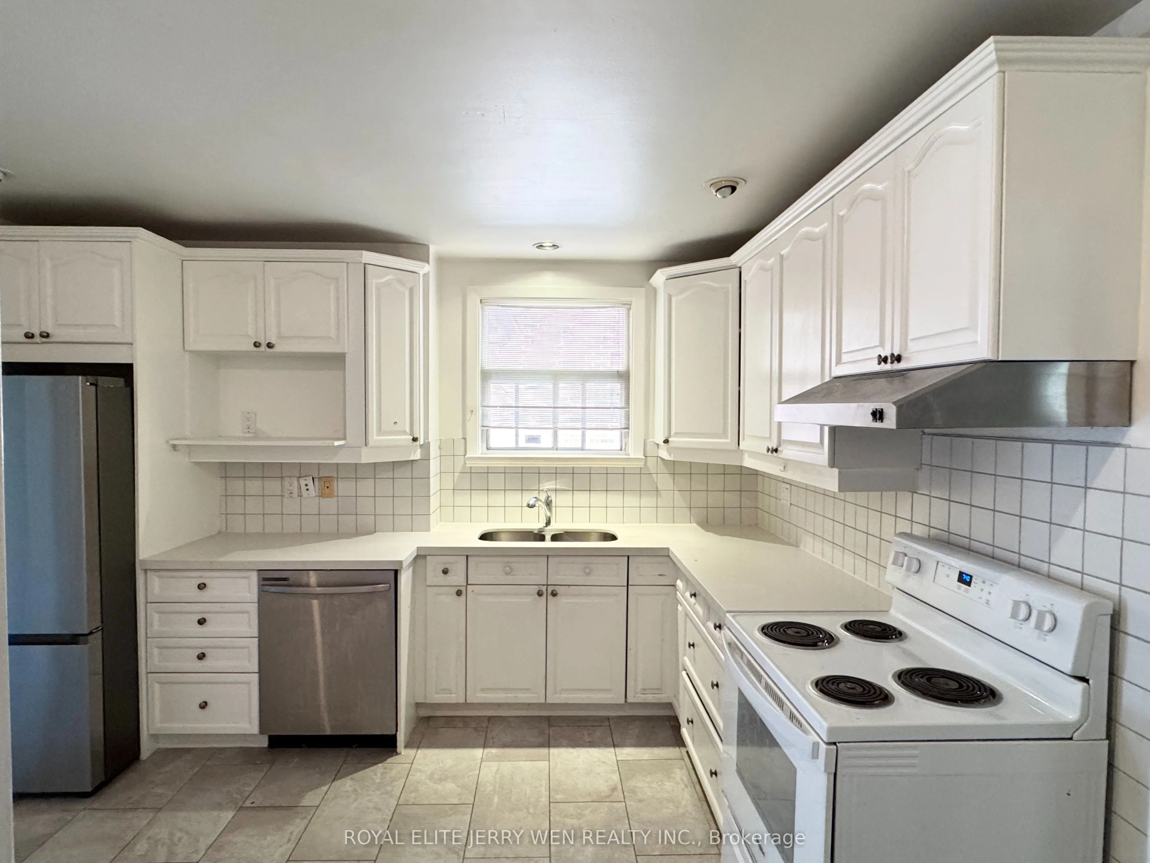 391 Glengarry Avenue