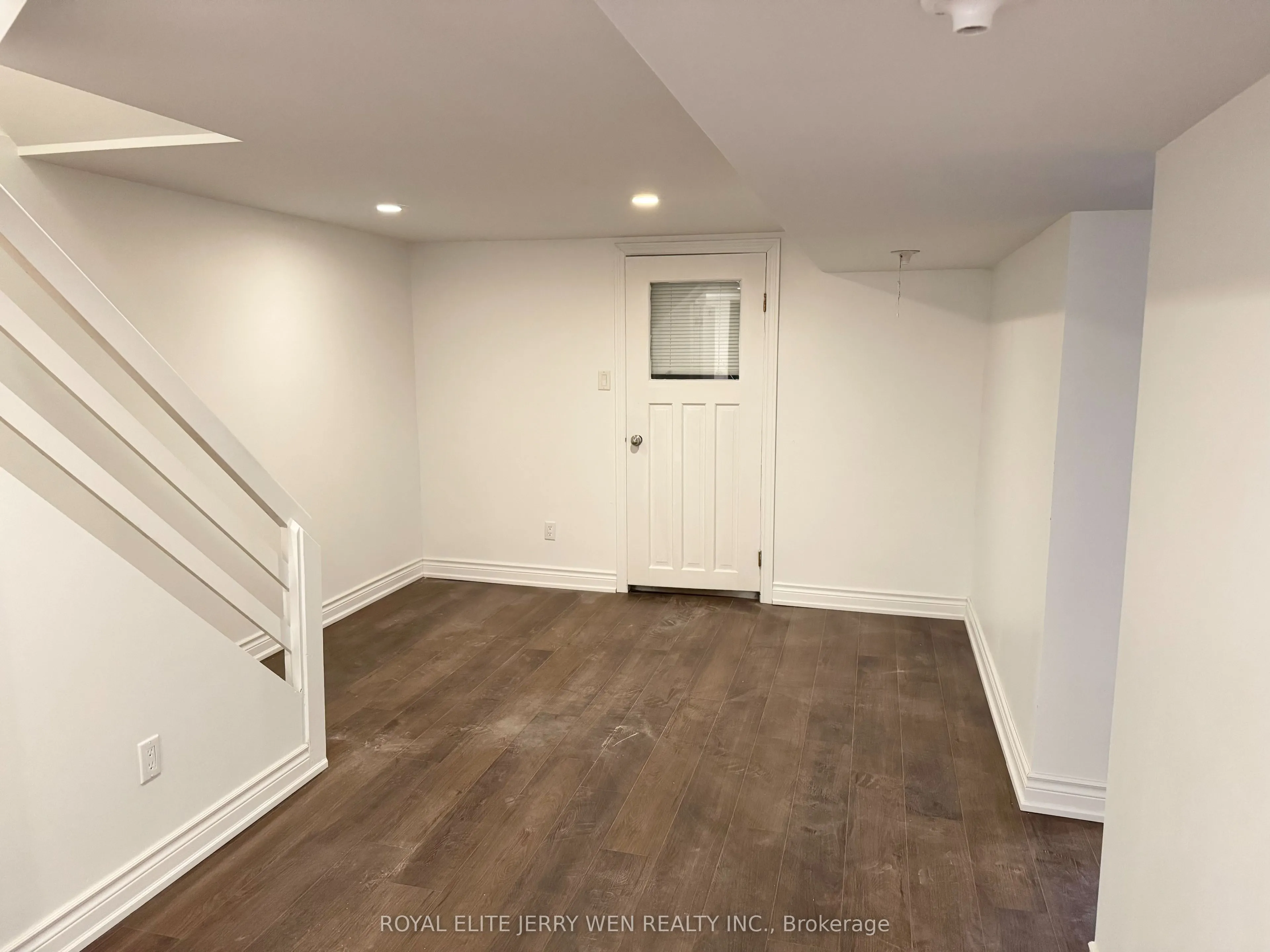 391 Glengarry Avenue