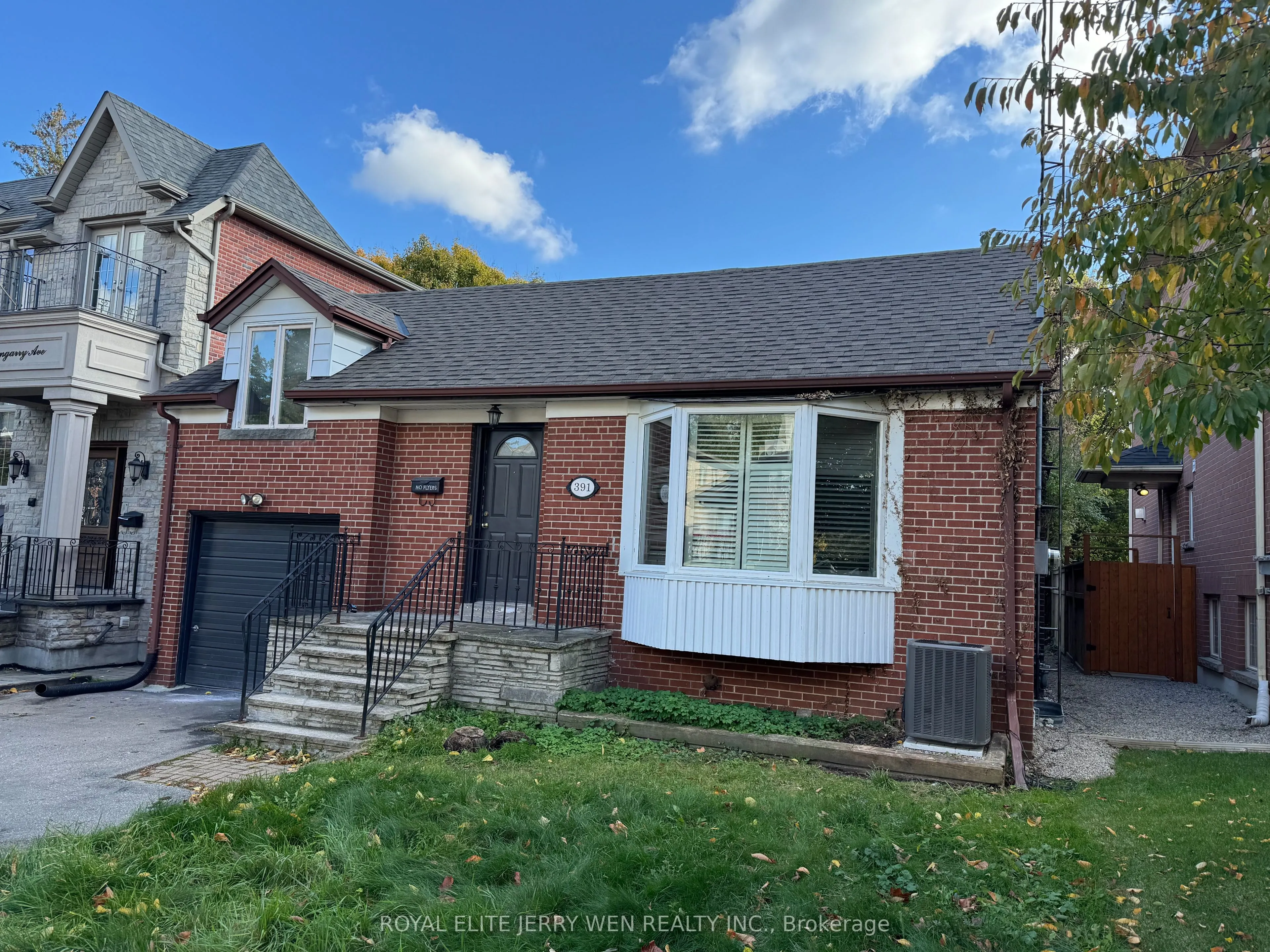 391 Glengarry Avenue