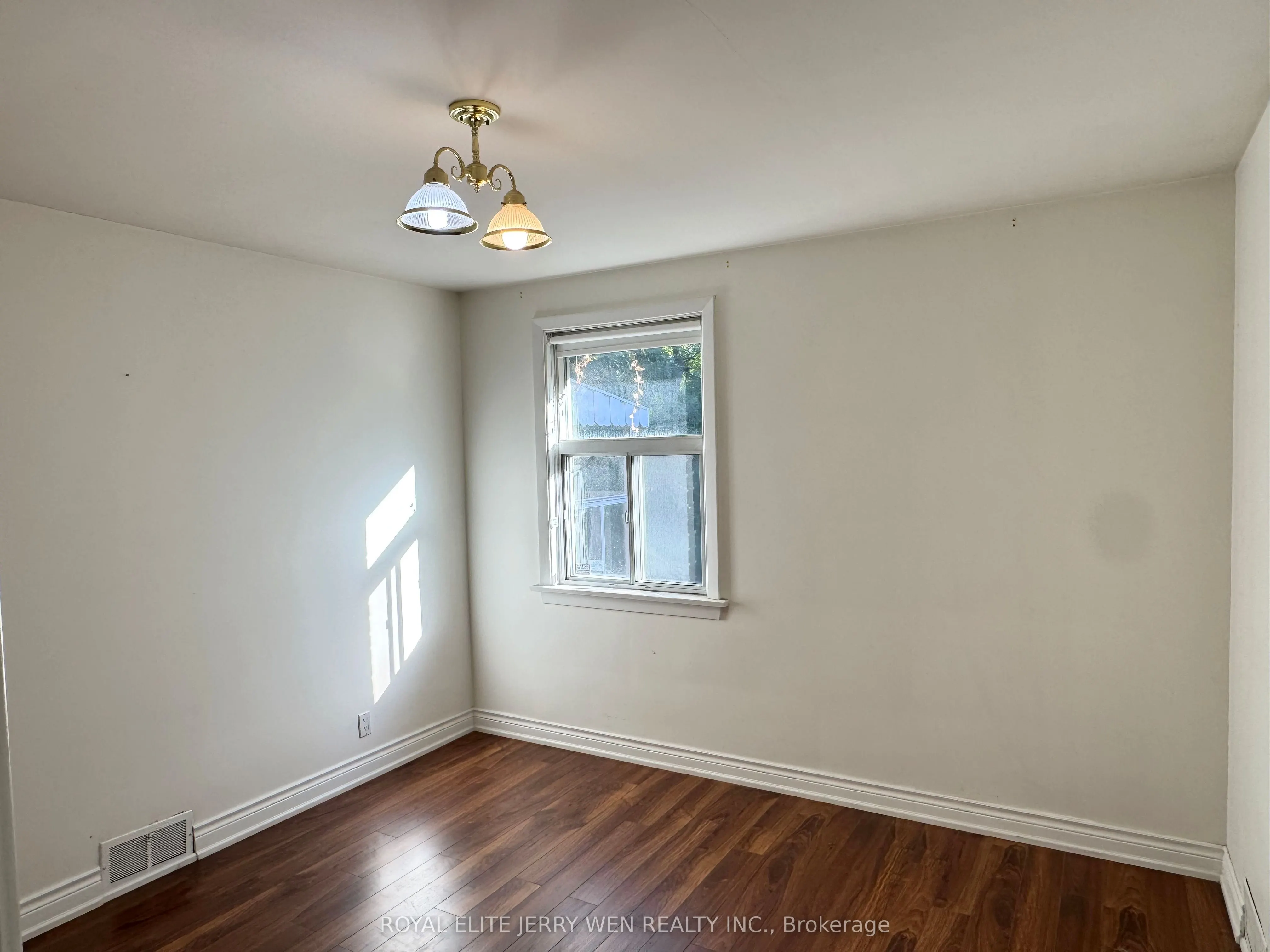 391 Glengarry Avenue