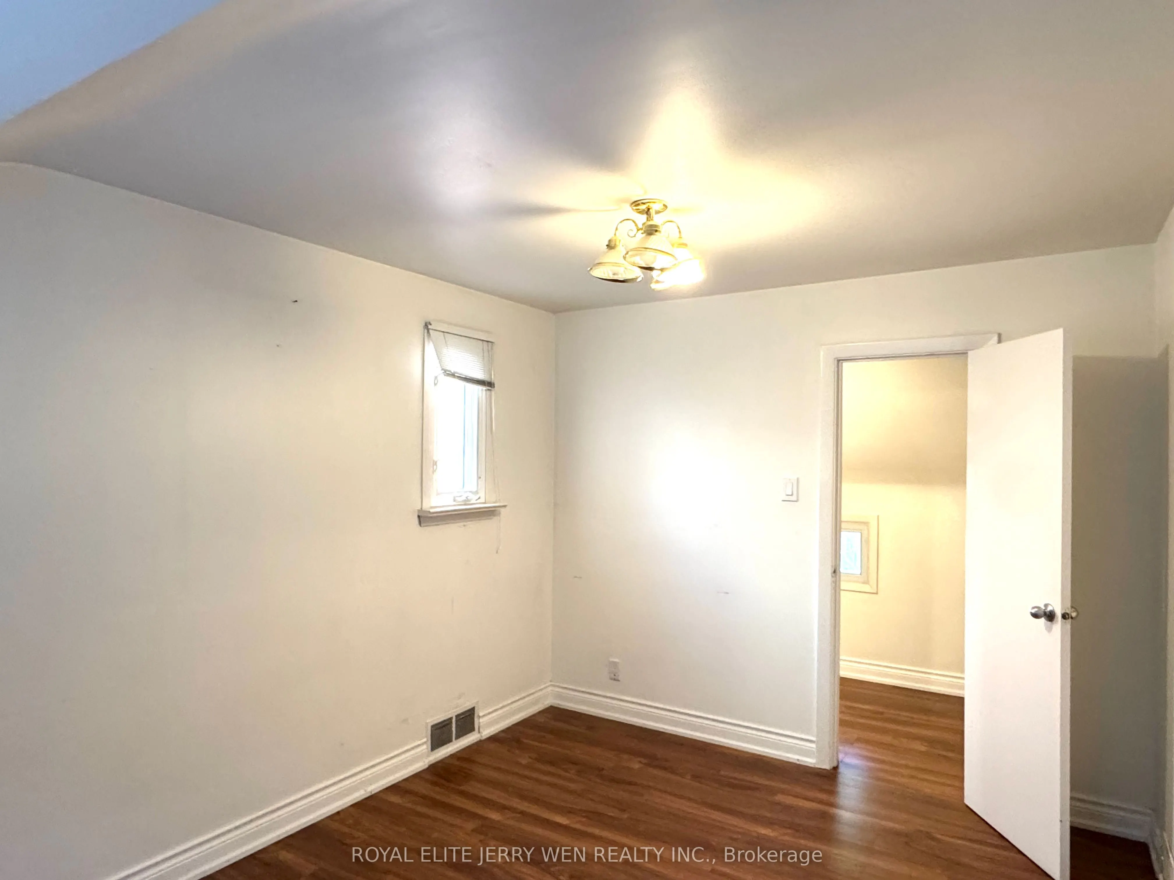 391 Glengarry Avenue