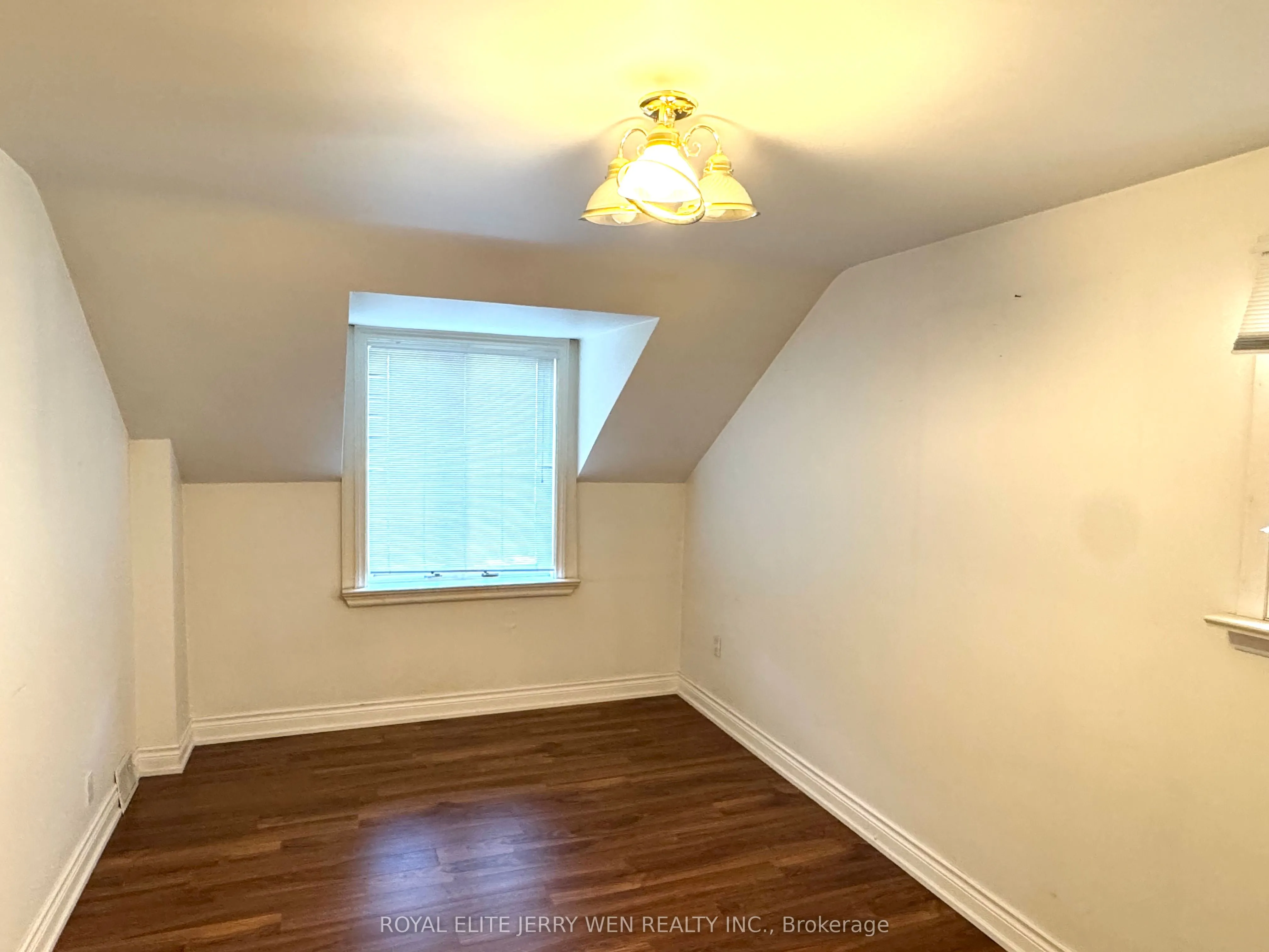 391 Glengarry Avenue