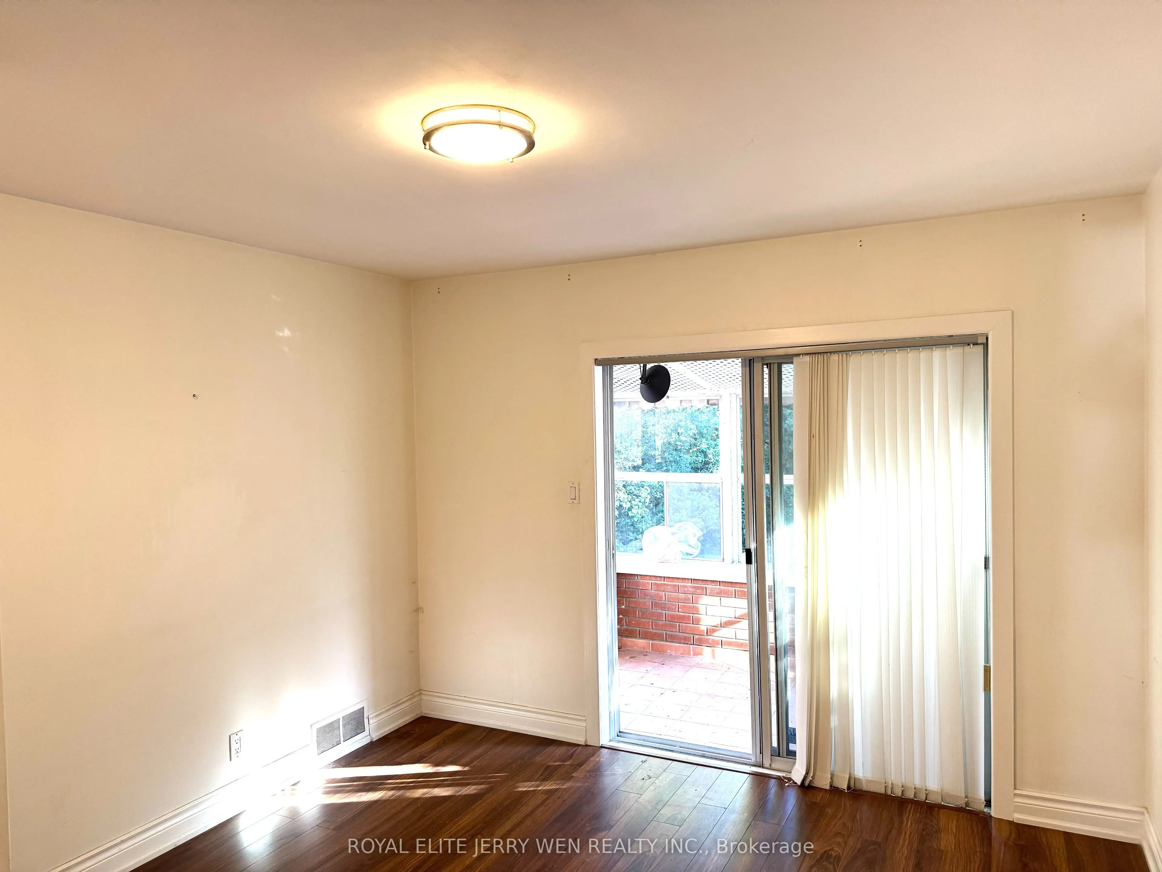 391 Glengarry Avenue