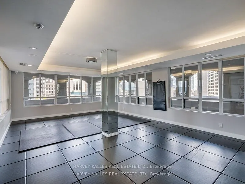 140 Simcoe Street, #1309